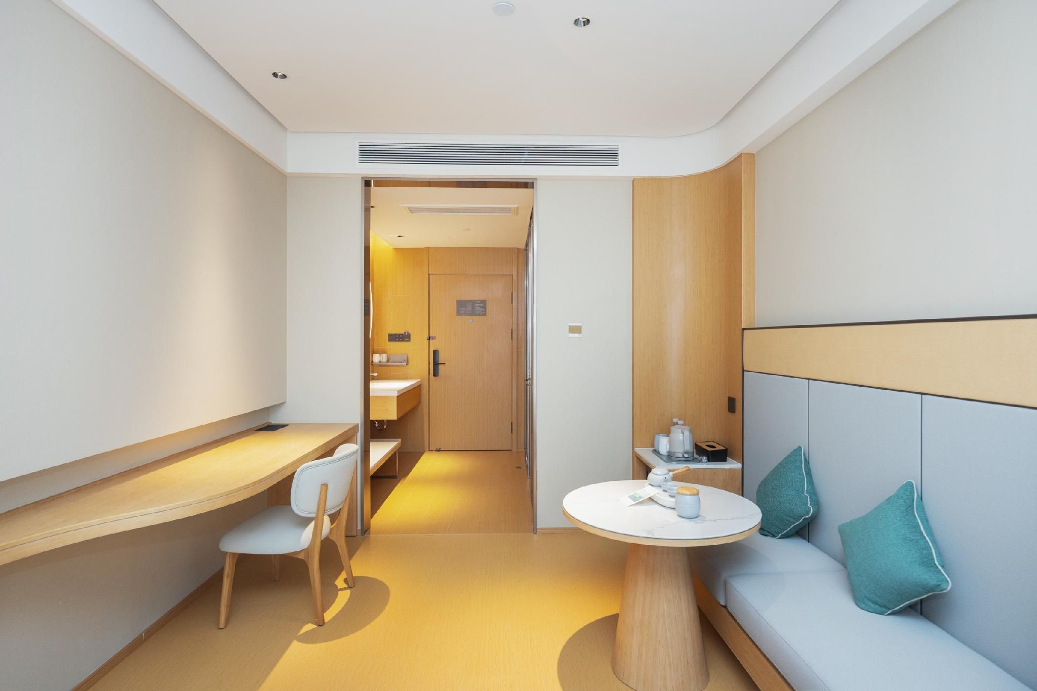 Huazhu - Room With Bed