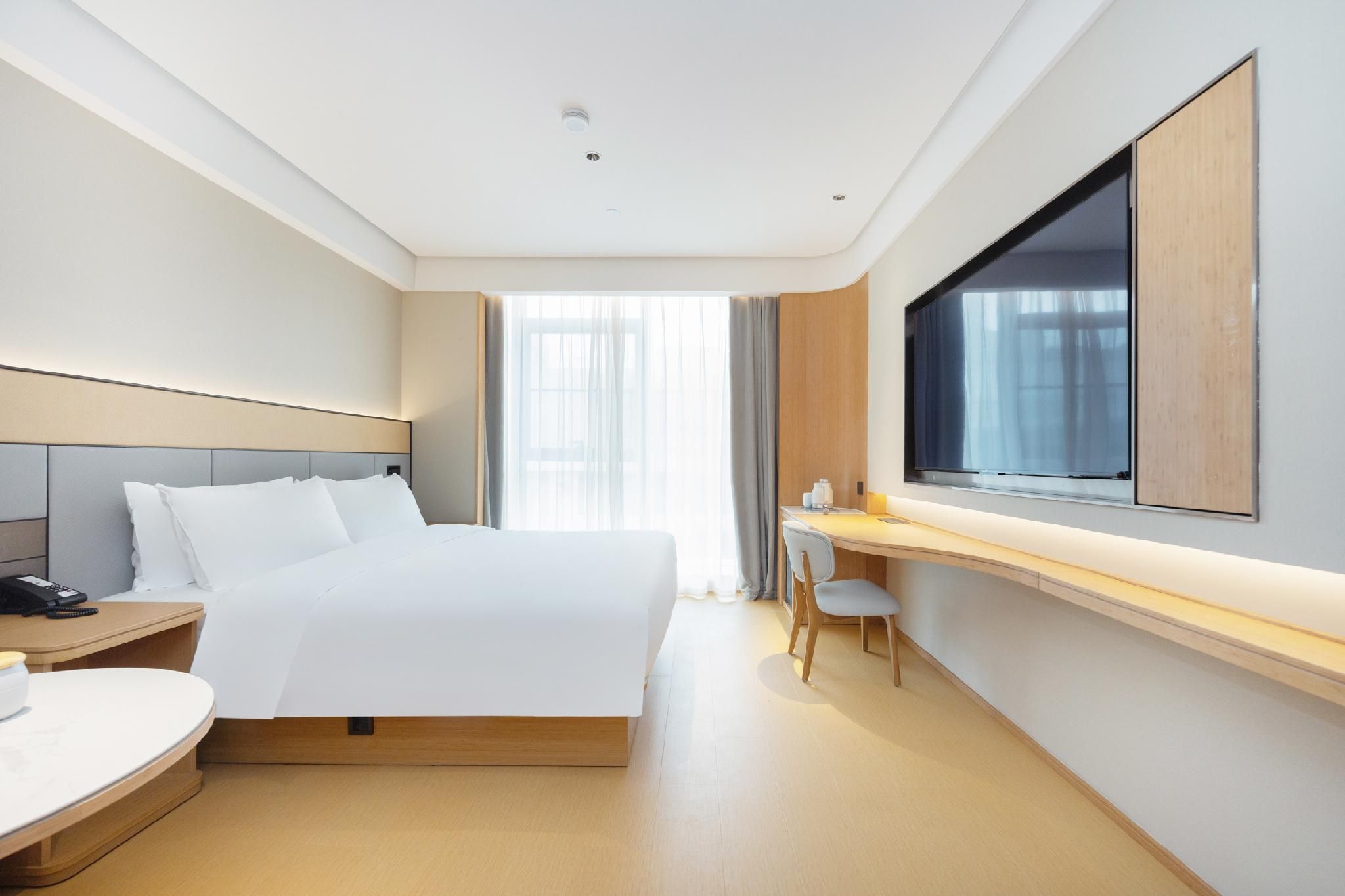 Huazhu - Room With Bed
