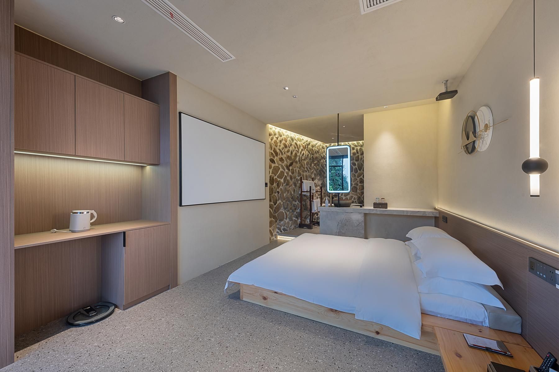 Huazhu - Room With Bed