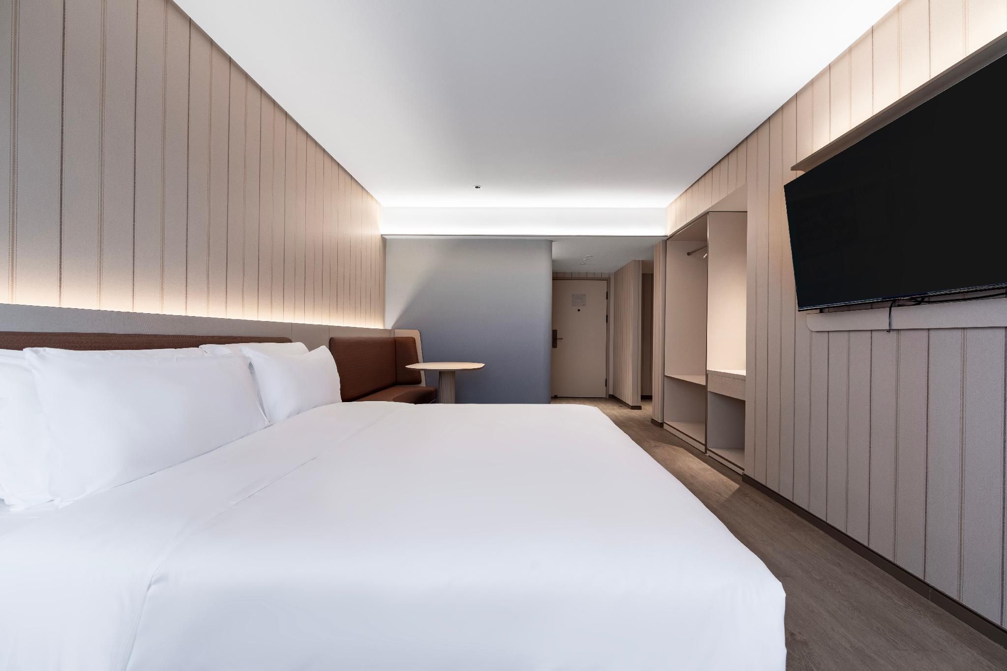 Business Queen Bed Room