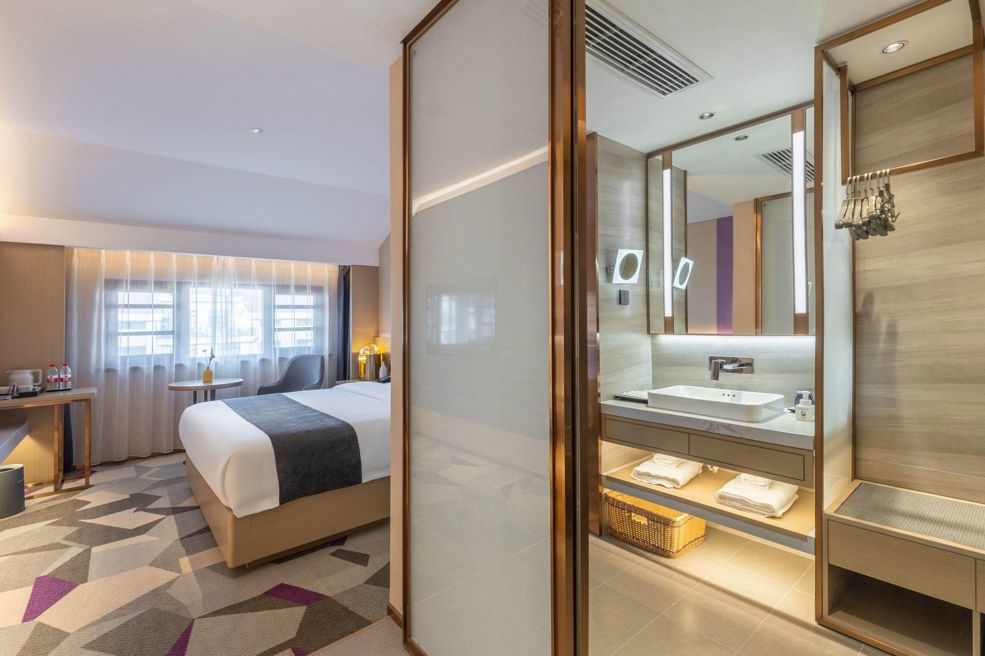 WH - Deluxe Bed Room