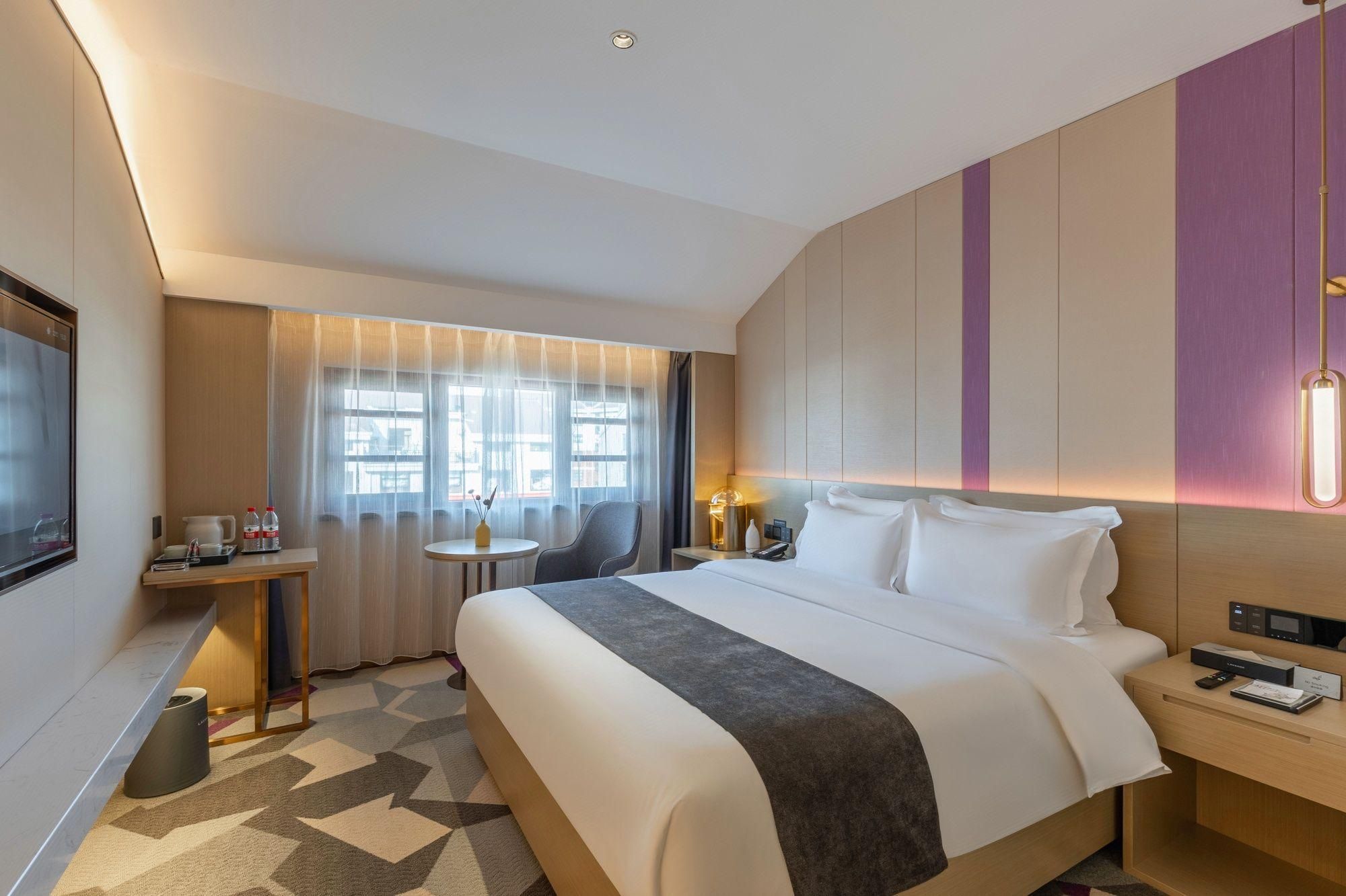 WH - Deluxe Bed Room