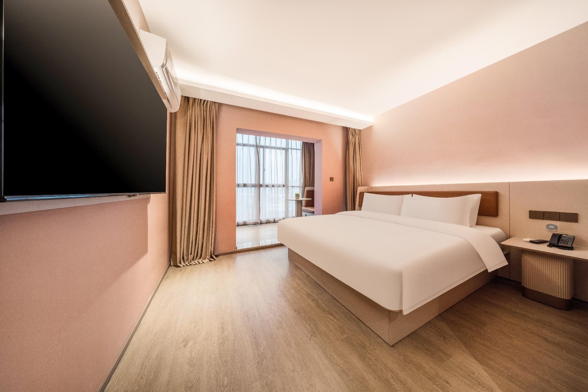 Business Queen Bed Room