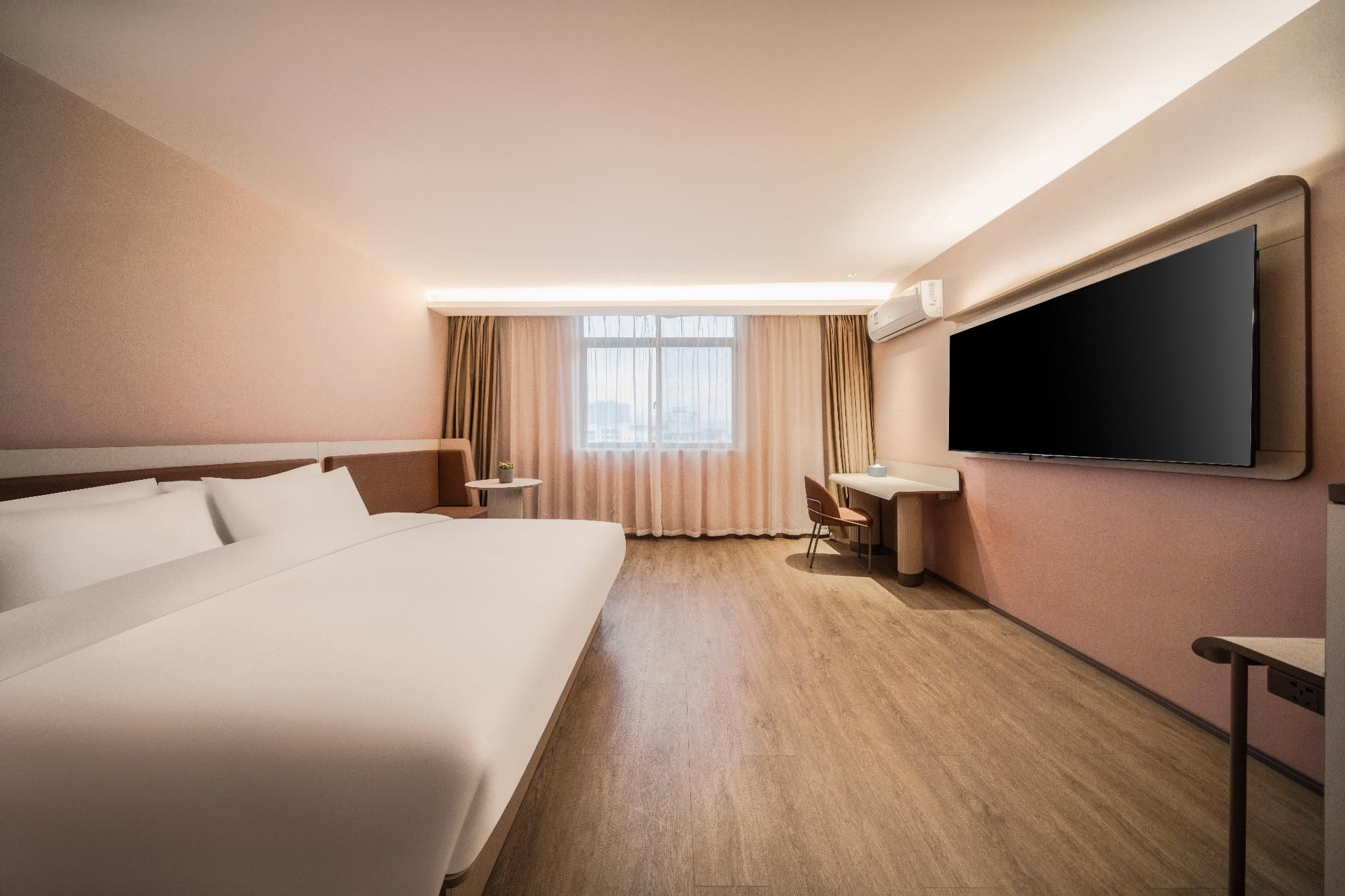 Business Queen Bed Room
