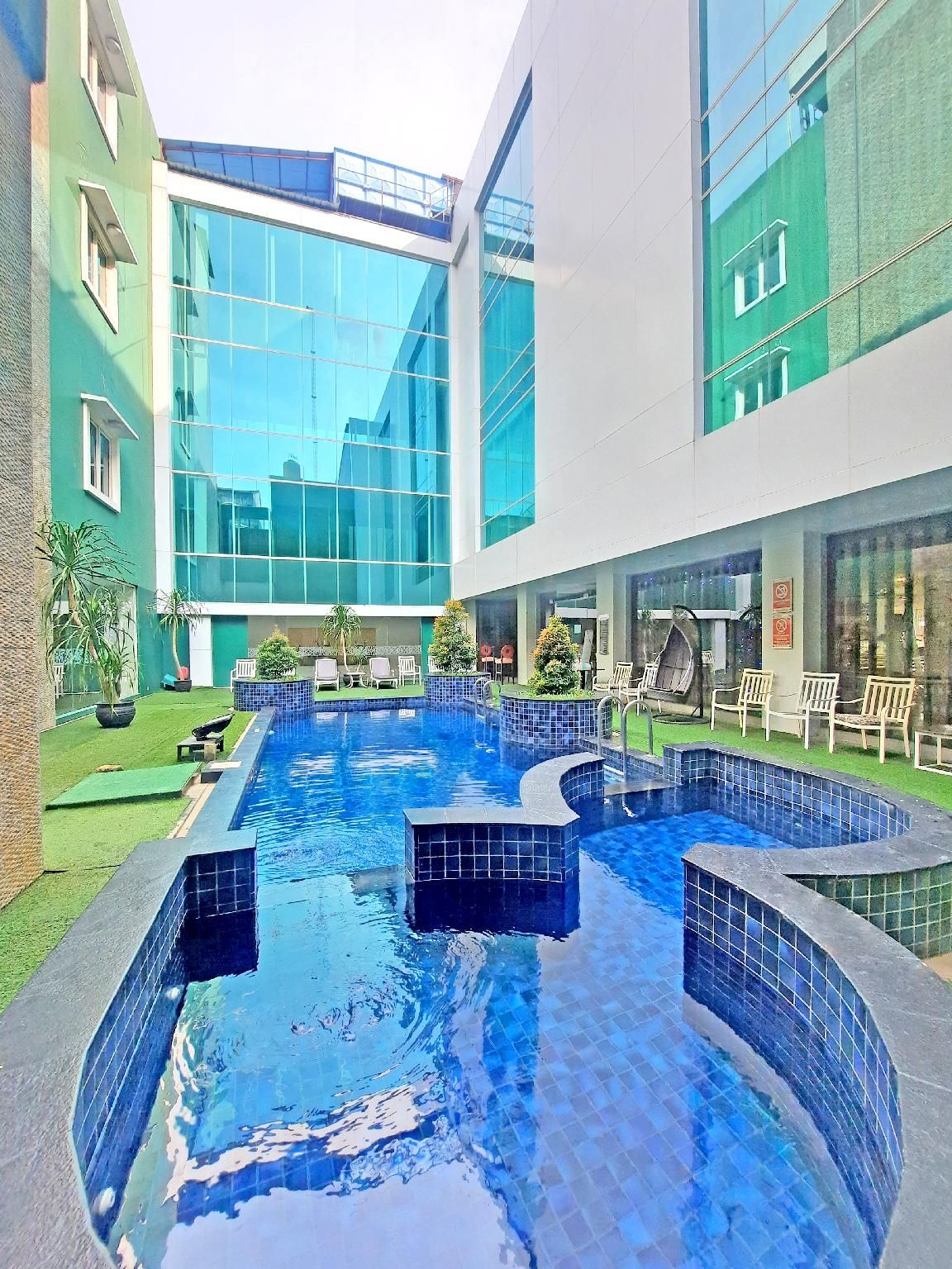 swimming pool