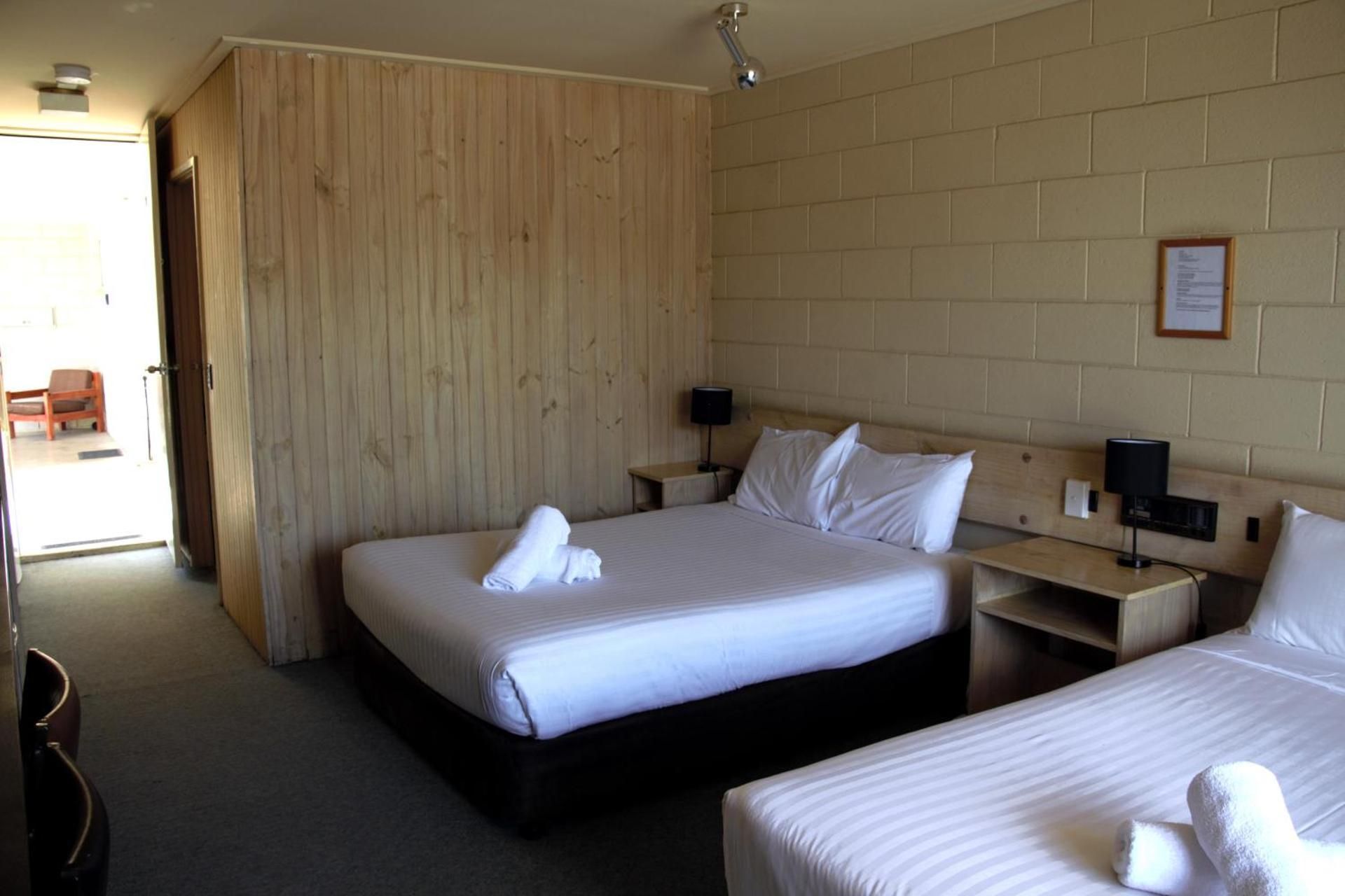 Bendigo Motor Inn Superior Double Twin Room 2