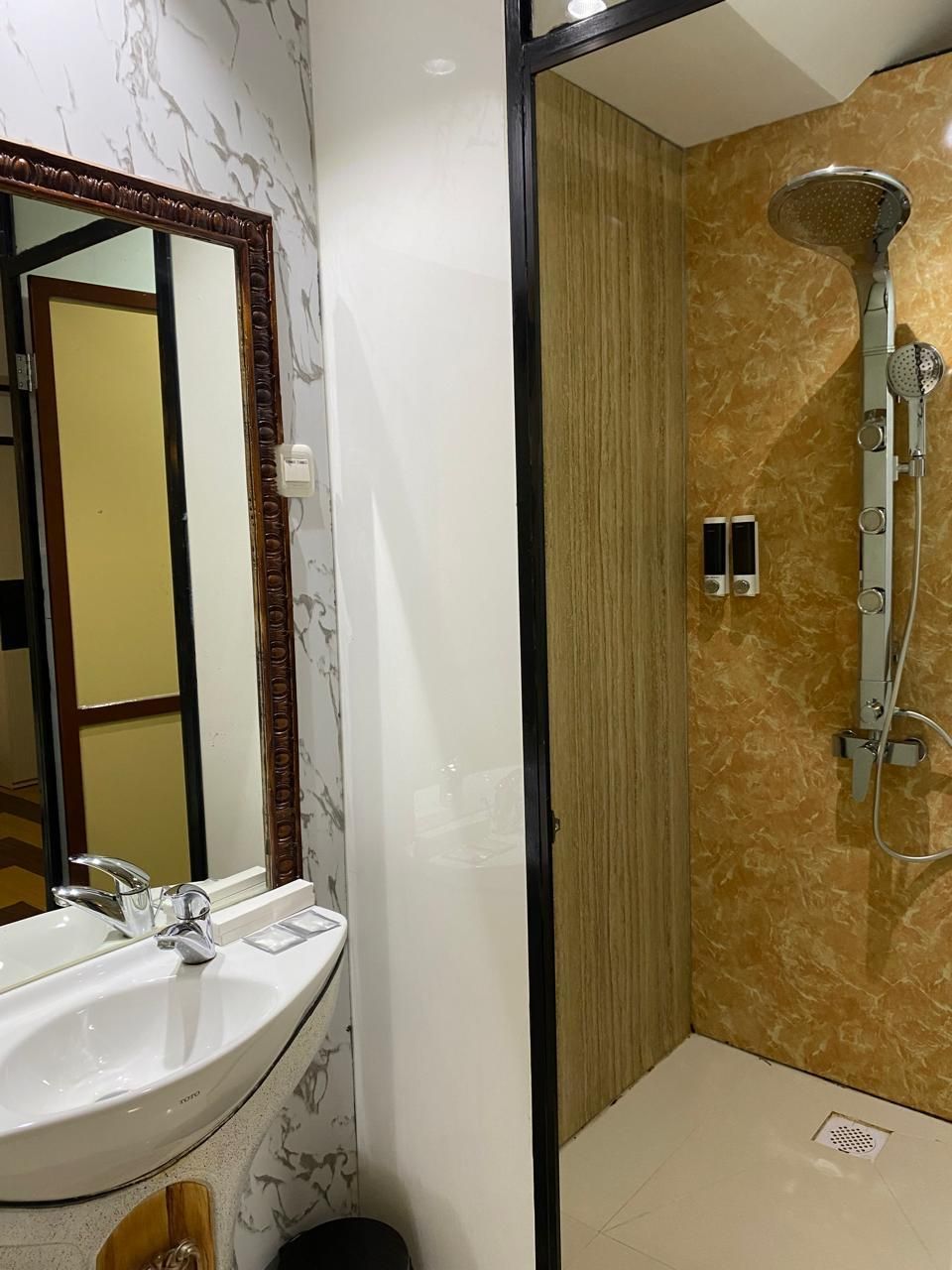 Hotel Qubah 9 Kendari Superior Twin 3