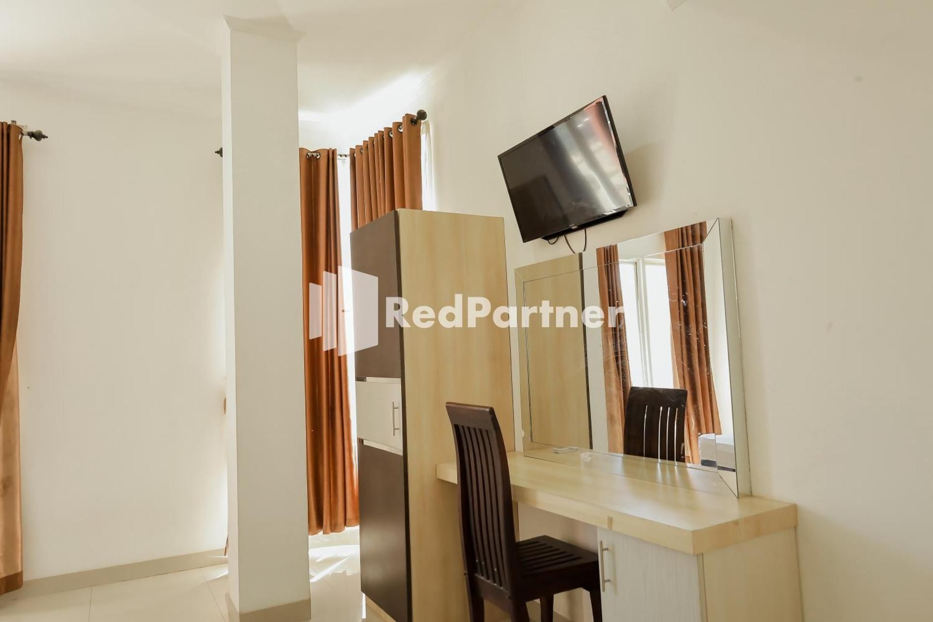 Radja Homestay Kendari RedPartner Standard Room Nonsmoking 3