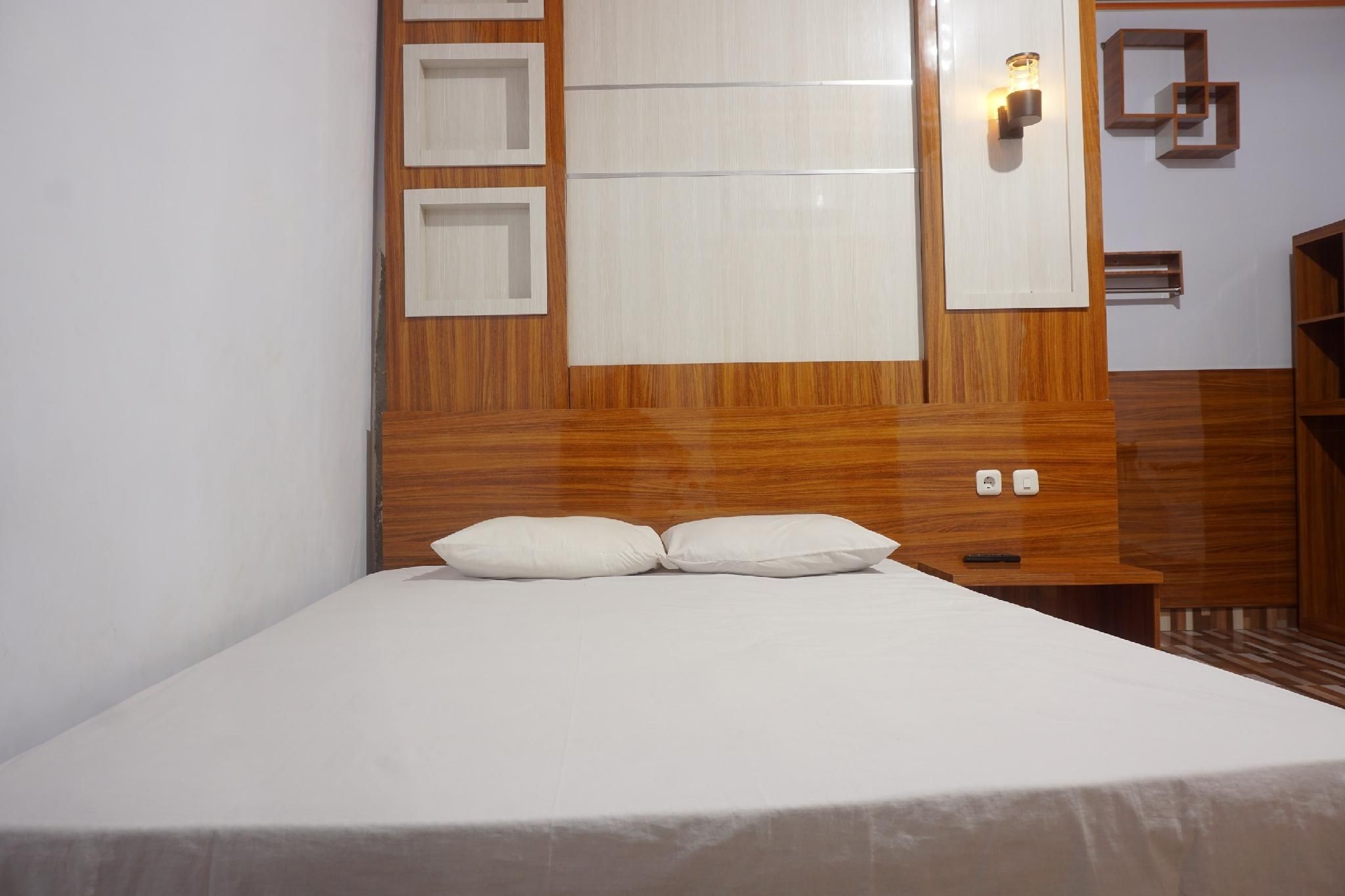Hotel O Pondom Danu 77 Standard Double Room