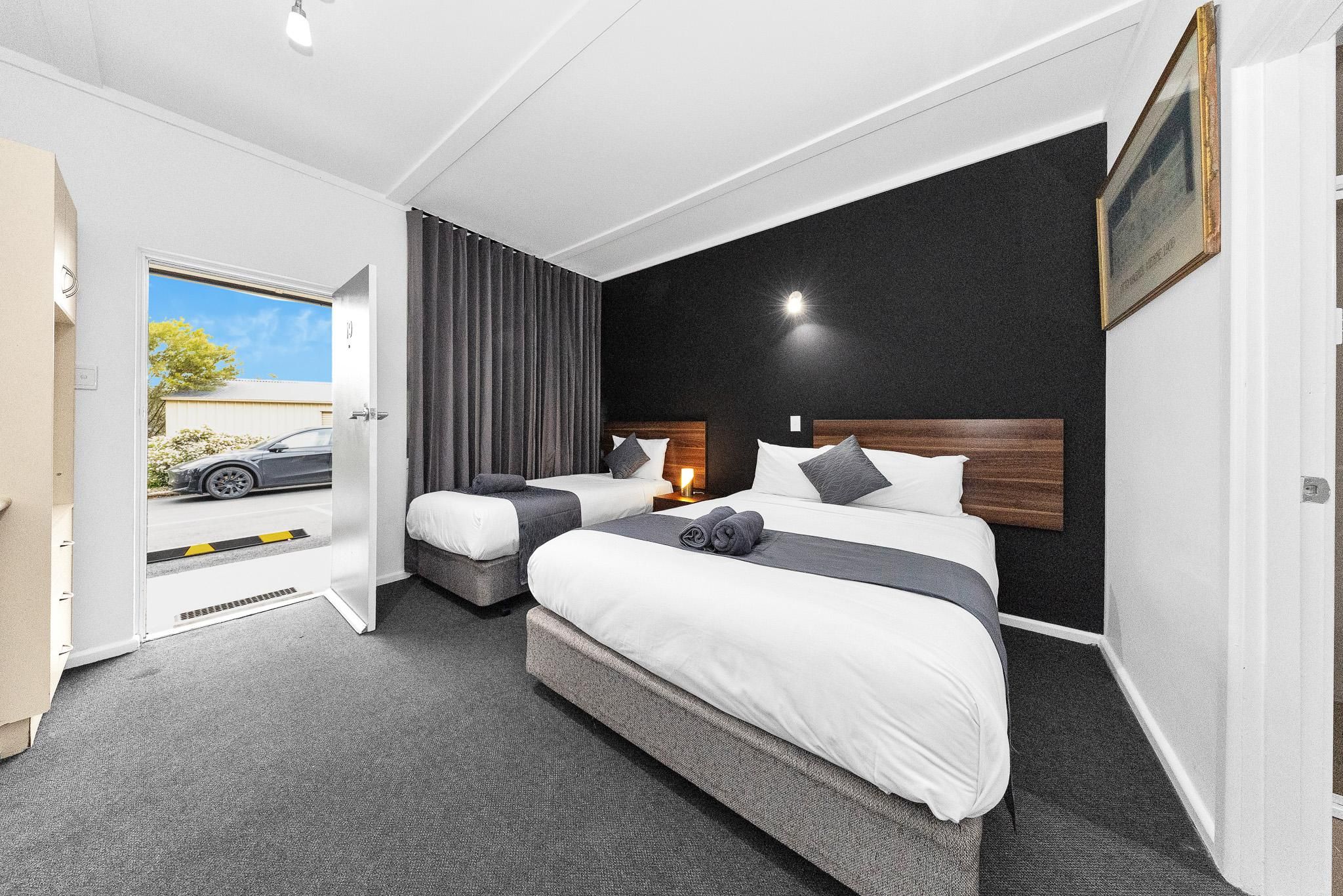 Golden Hills Motel Superior Queen Bed