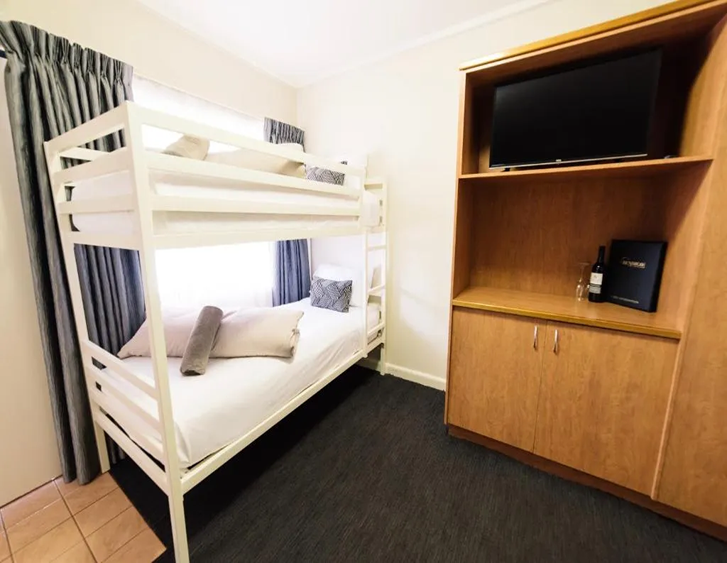 Barclay On View Bunk Bed Room - Non-Smoking 2