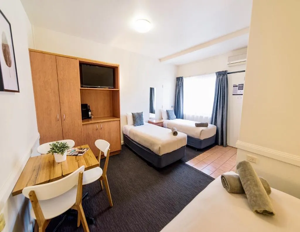 Barclay On View Triple Room