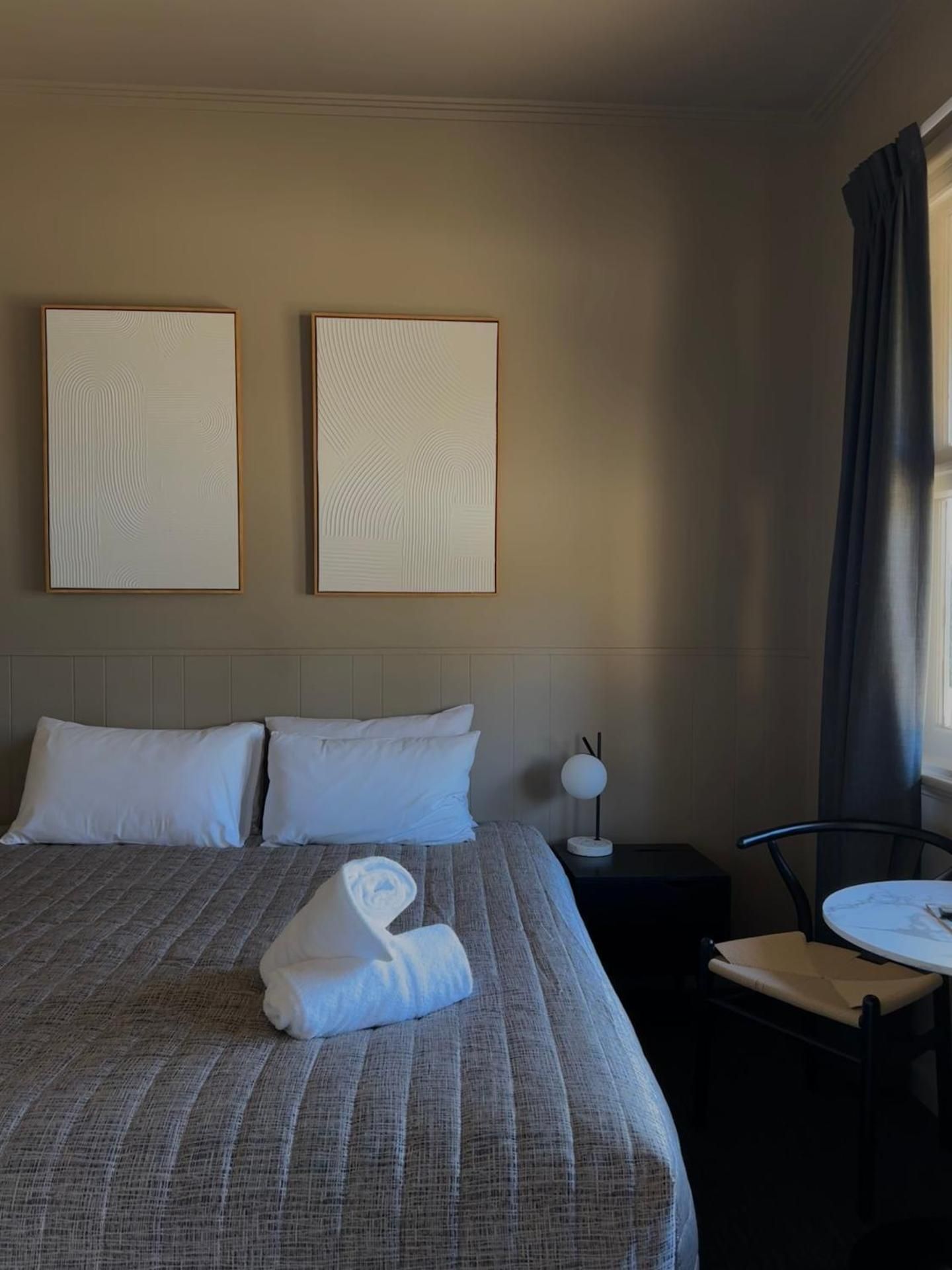 Club King Bed