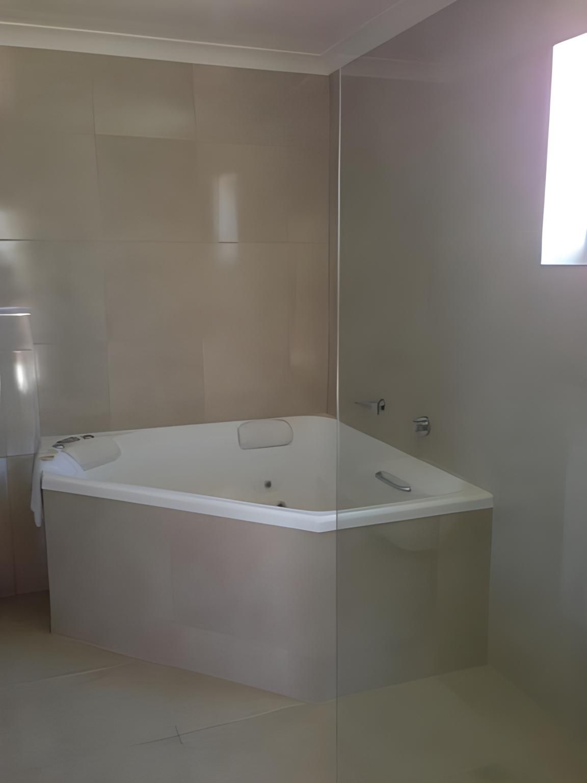 Deluxe Spa King Room
