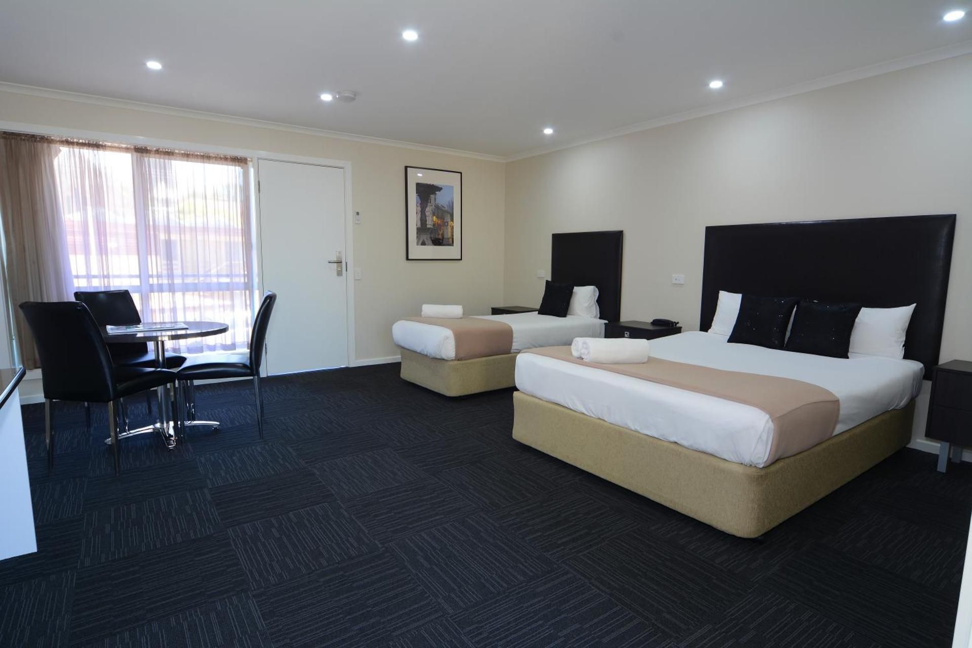 Deluxe (Twin beds)