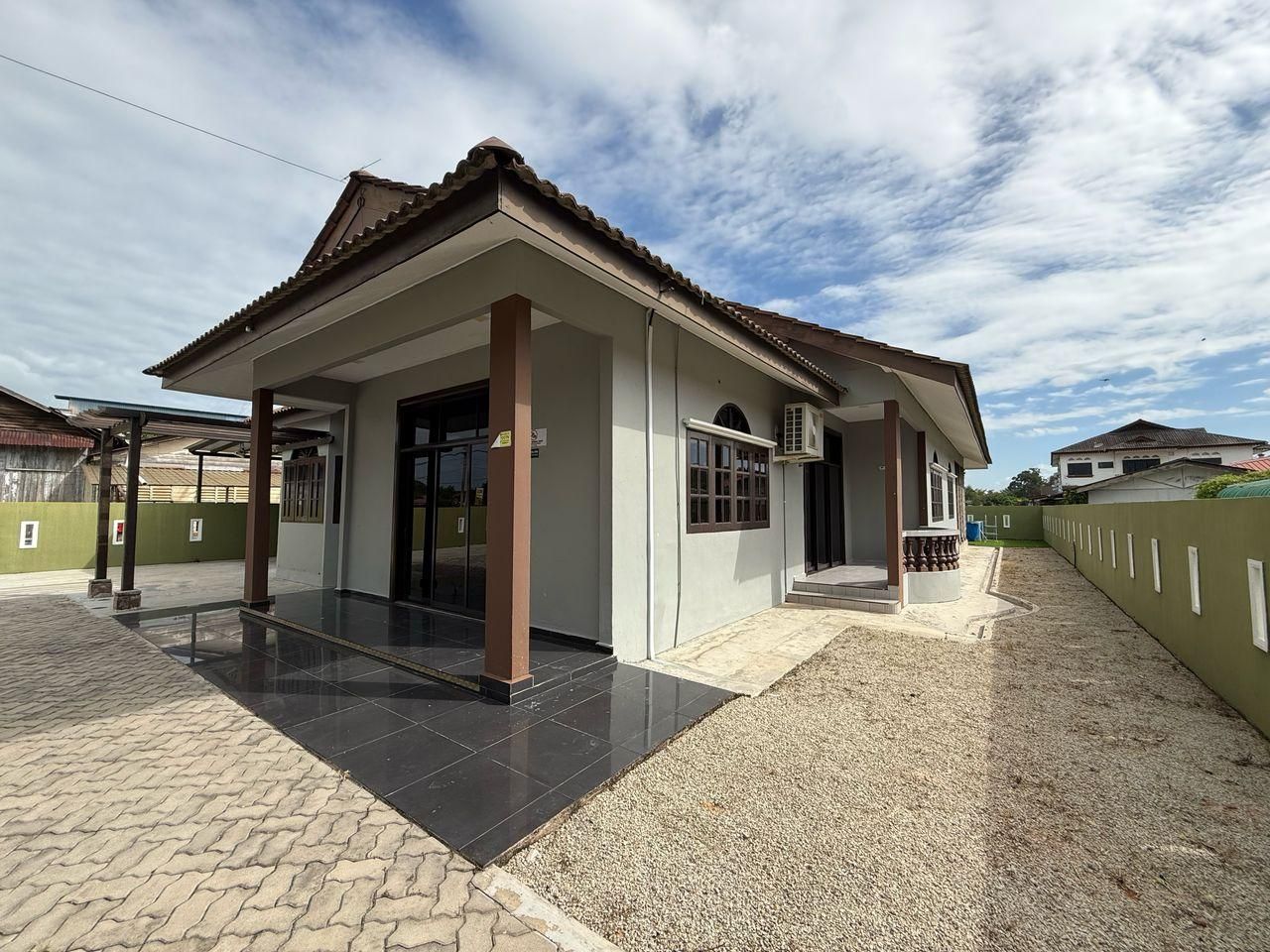 SAFFURA HOMESTAY MUAR