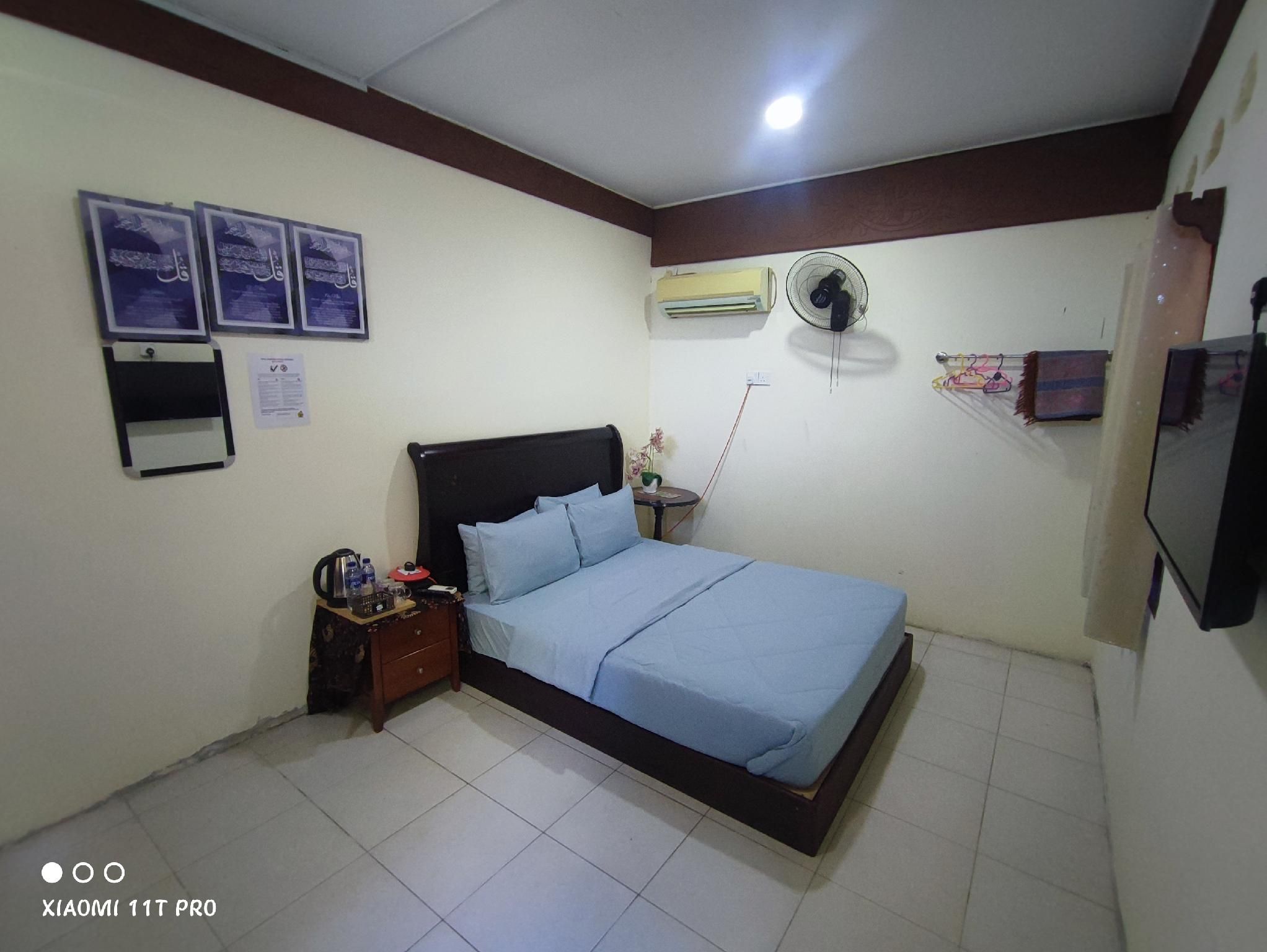 MUOR VILLAGE HOTEL Queen Room with Shared Bathroom 2