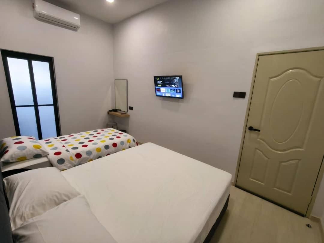 Triple Room with Private Bathroom