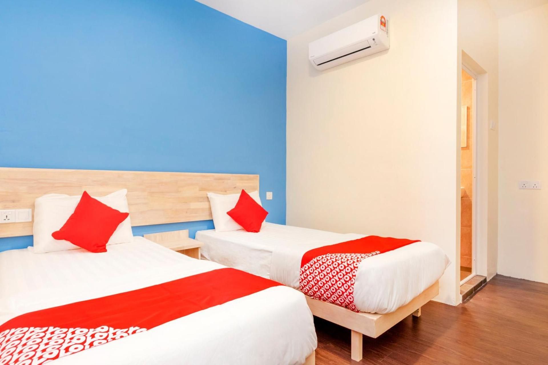 OYO 778 Bmw 2 Hotel Standard Twin Room