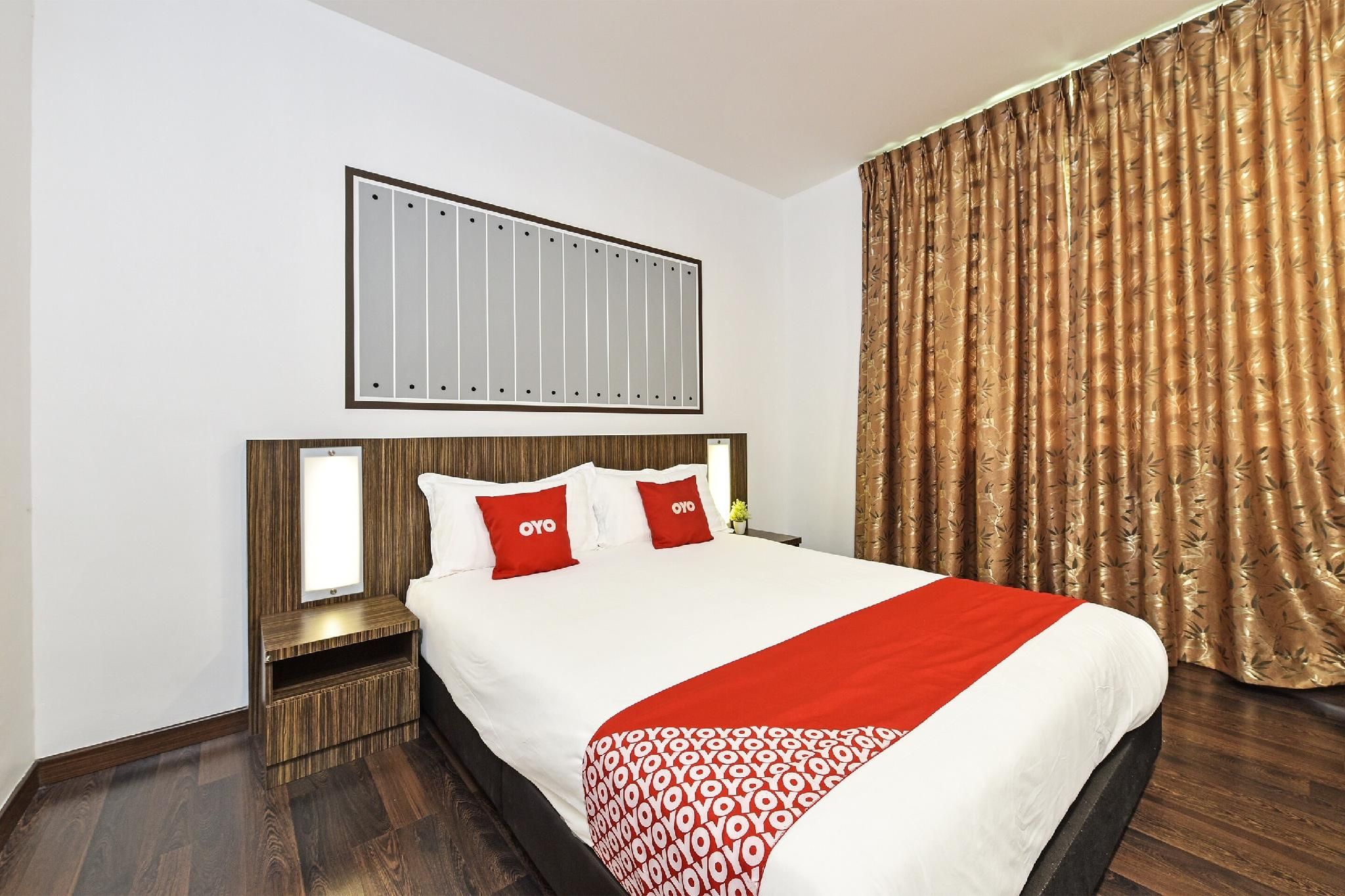 4S Hotel Deluxe Double Room