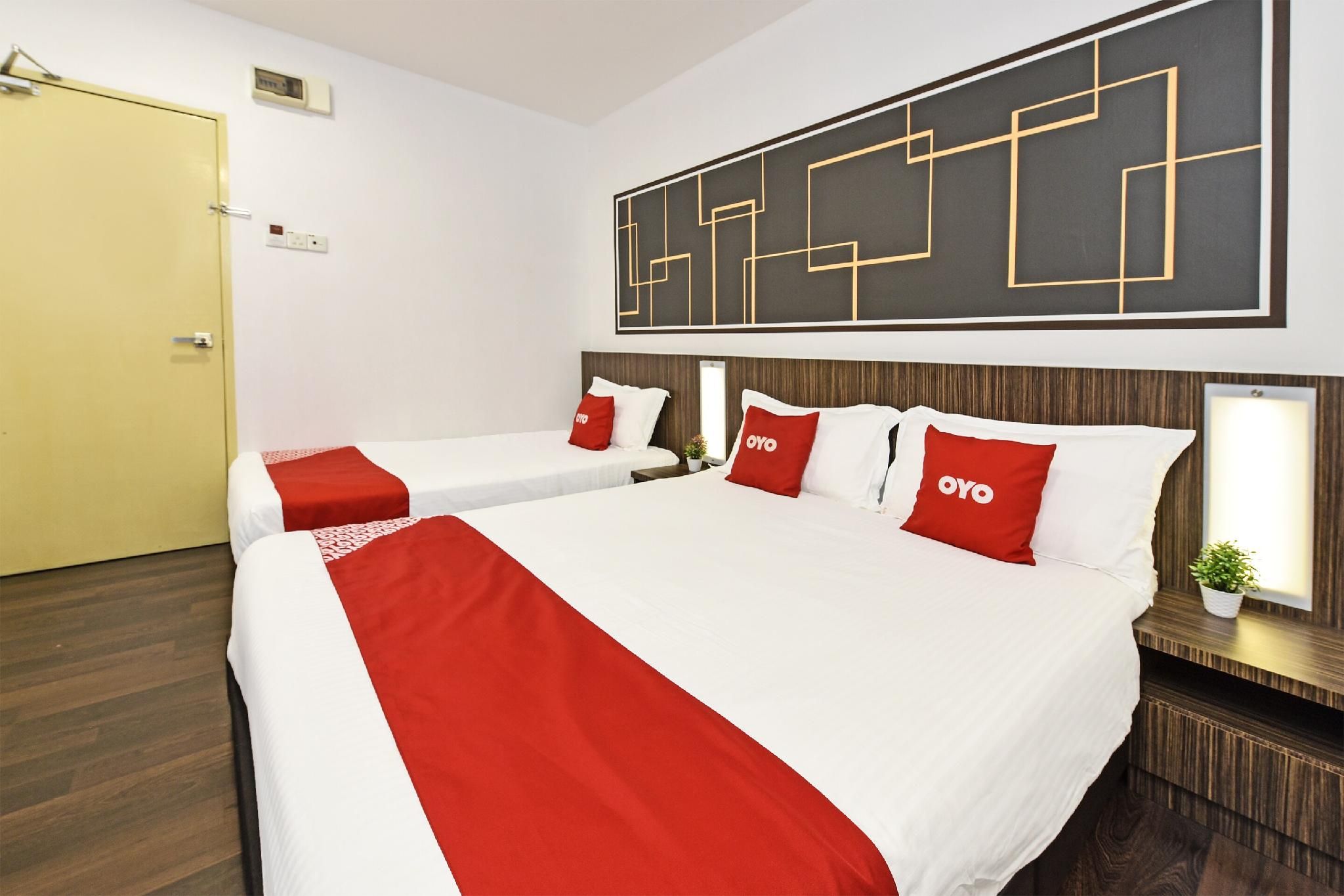 4S Hotel Deluxe Triple Rooms 2