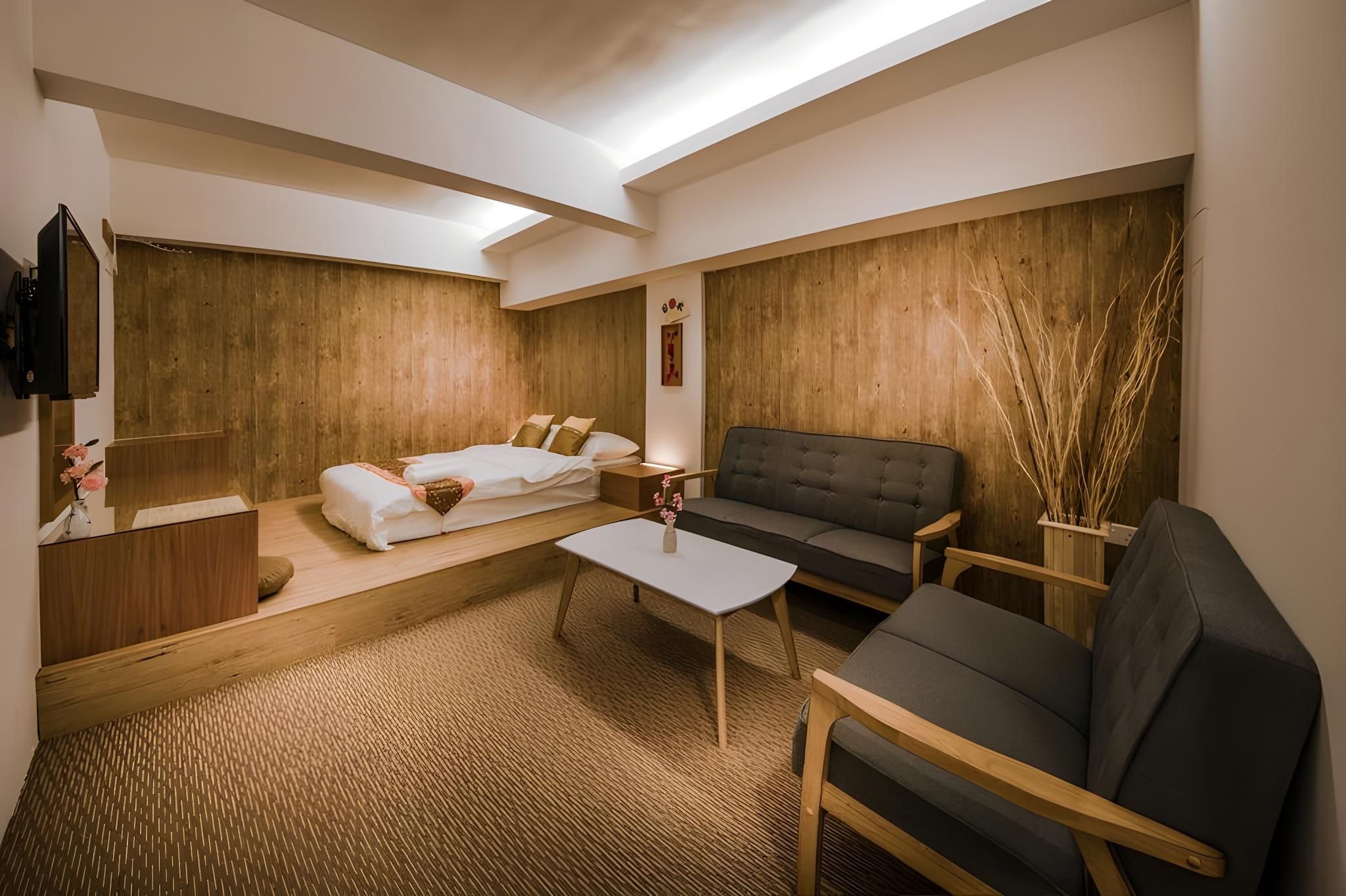 Deluxe Japanese Room