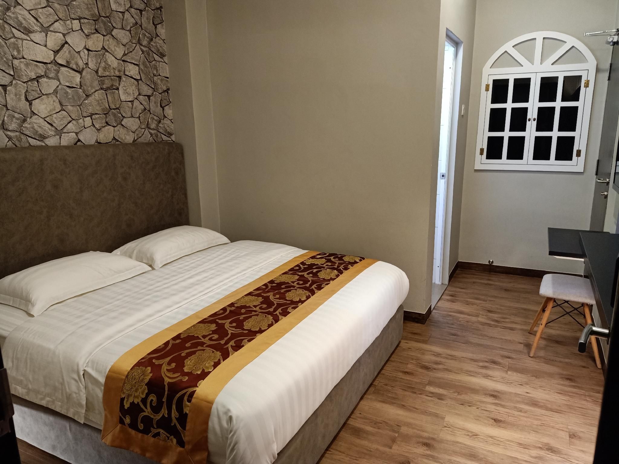 M GLOBAL HOTEL Standard King Room without Window 2