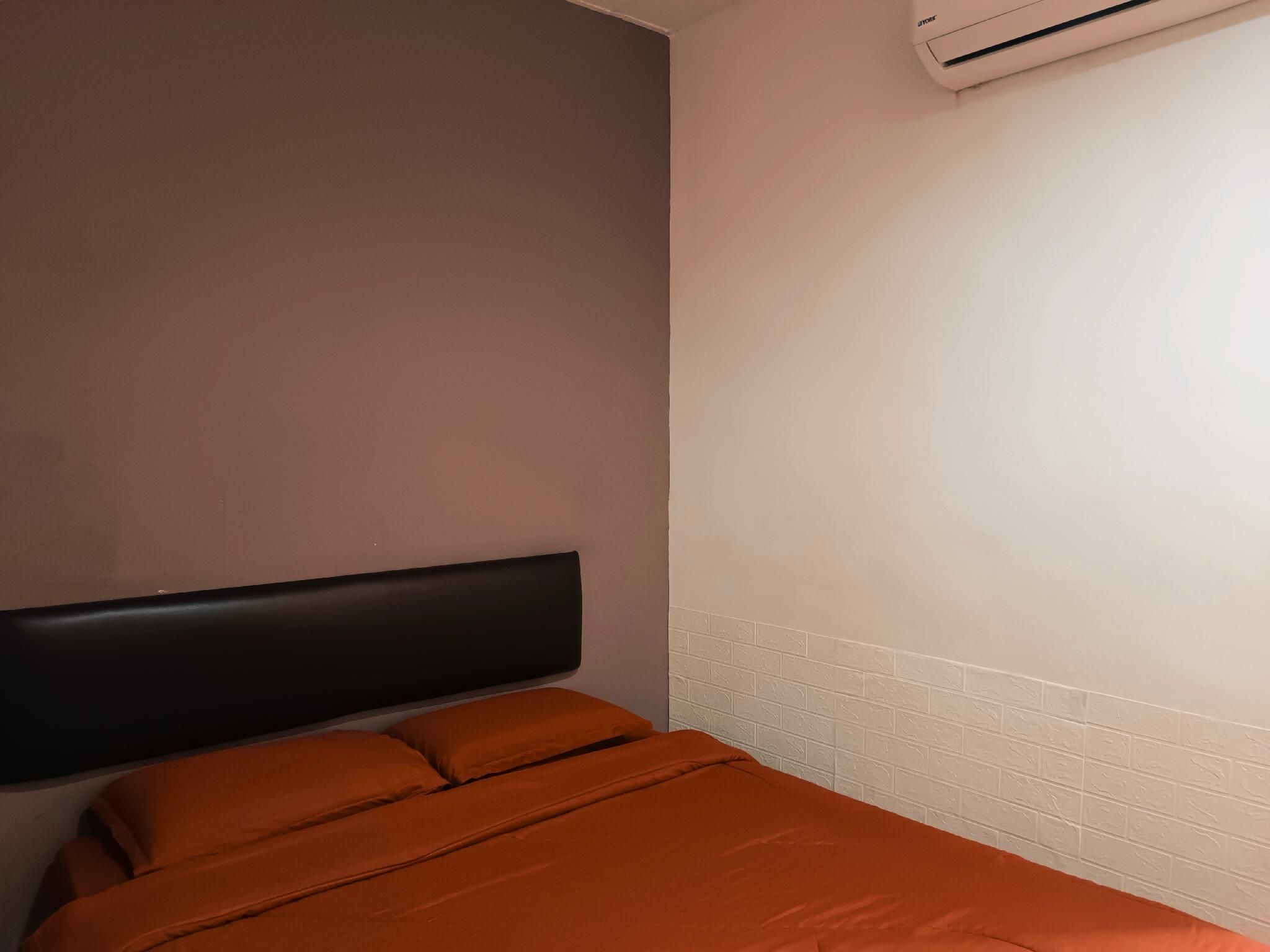 BMW Hotel  Standard Queen Room