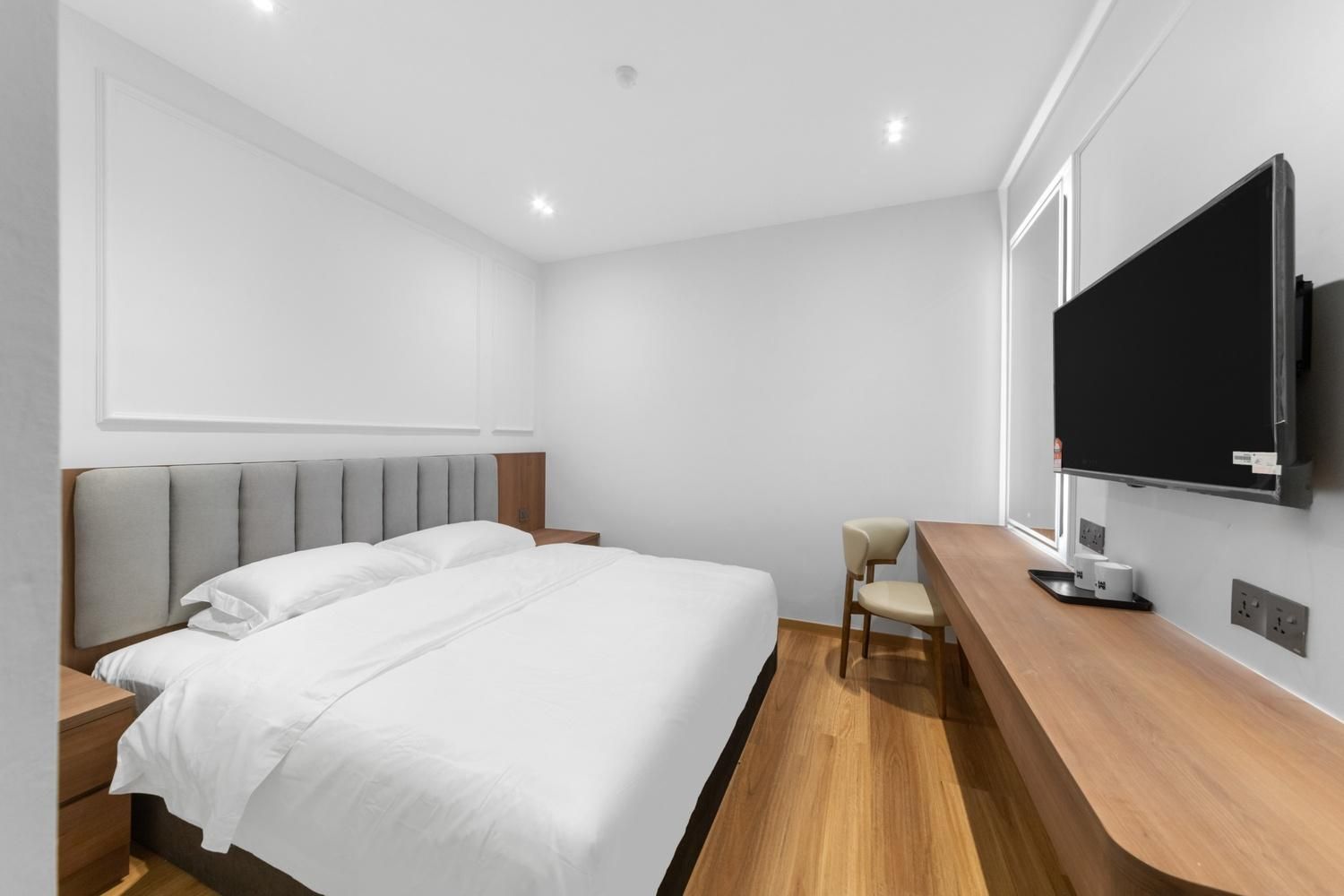 Standard Queen - No Window