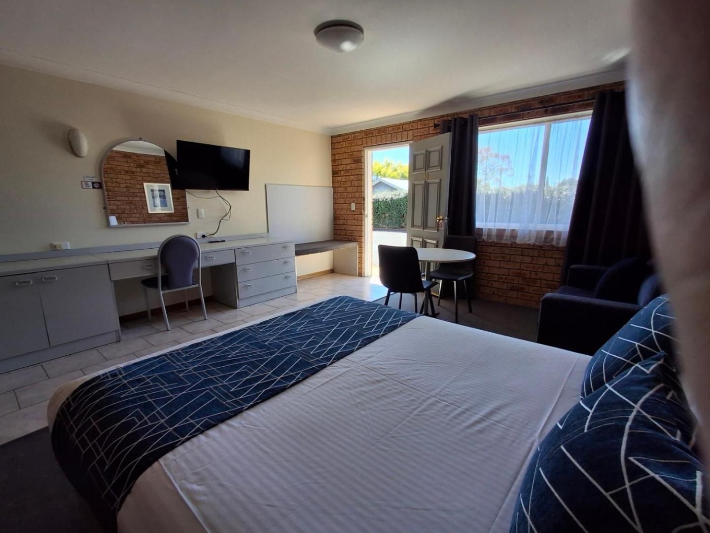 Executive Queen Room