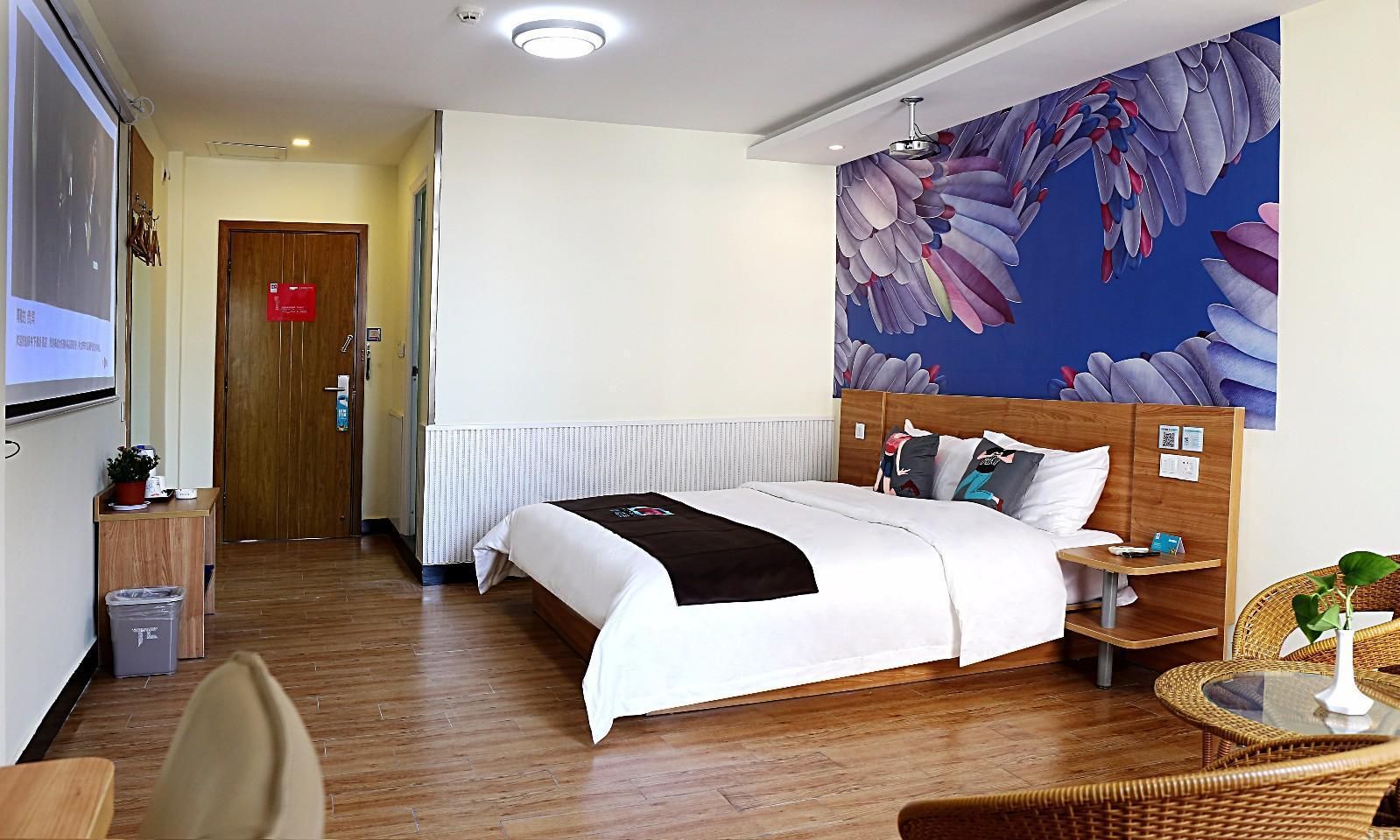 WH -Style Queen Bed