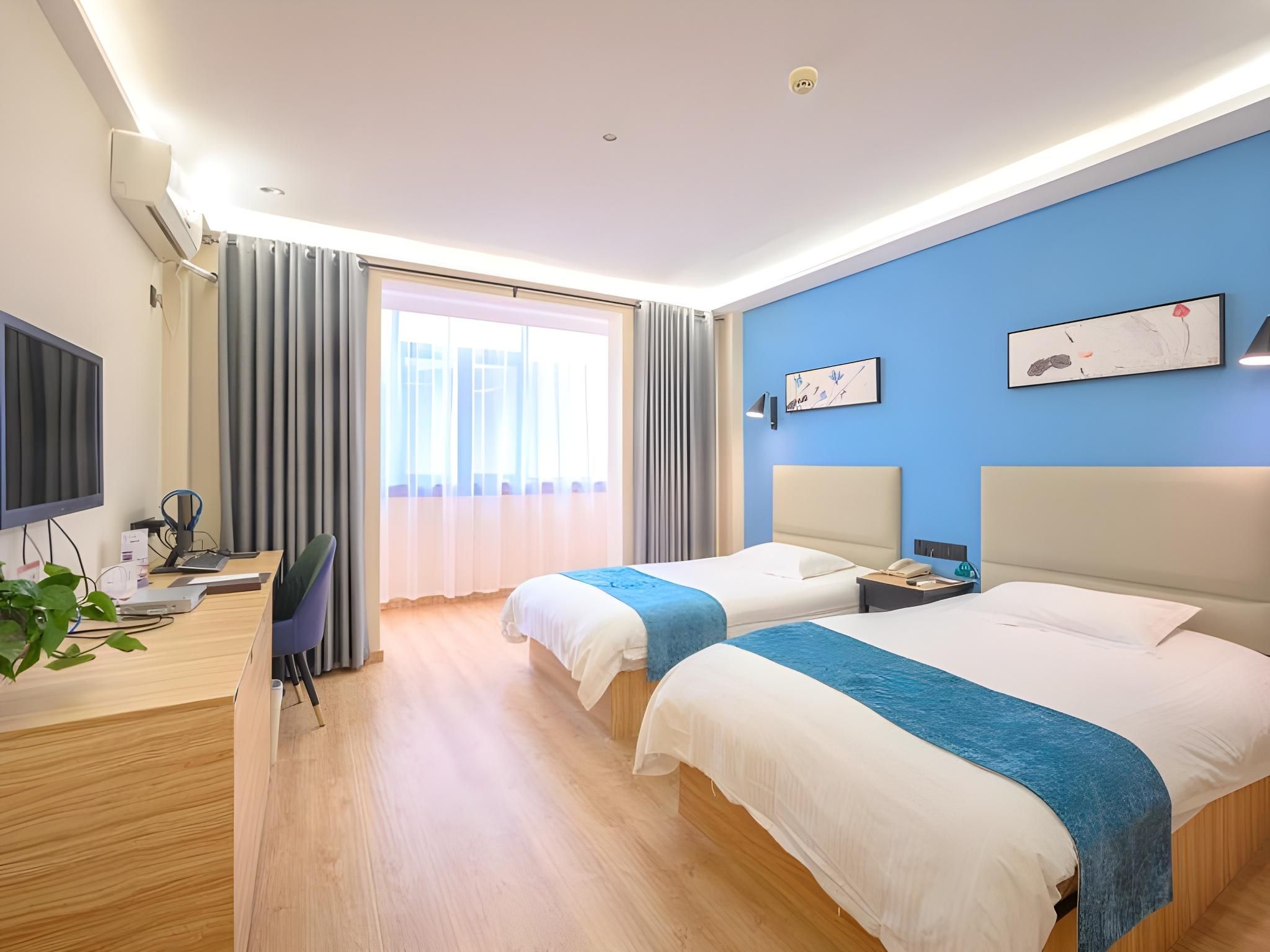 2 Bed Twin Superior Room