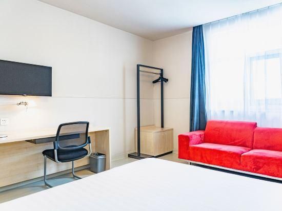 Business Standard Room A