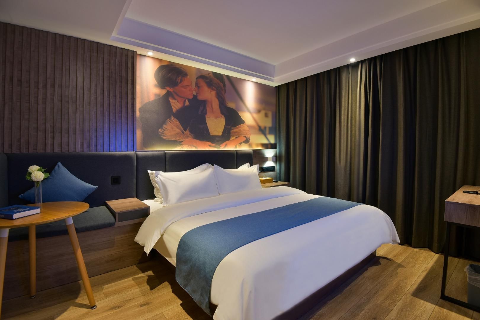 Starway Hotel Qingju Kaifeng Drum Tower Huazhu - Room With Bed