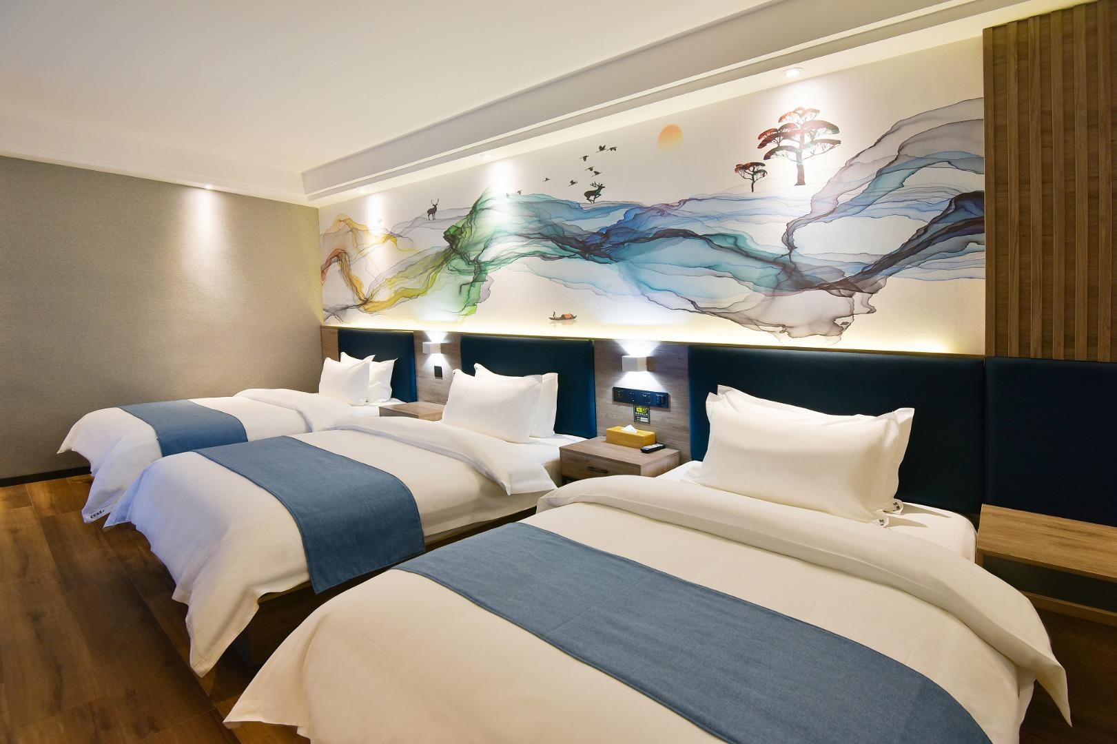 Starway Hotel Qingju Kaifeng Drum Tower Huazhu - Triple Room 2