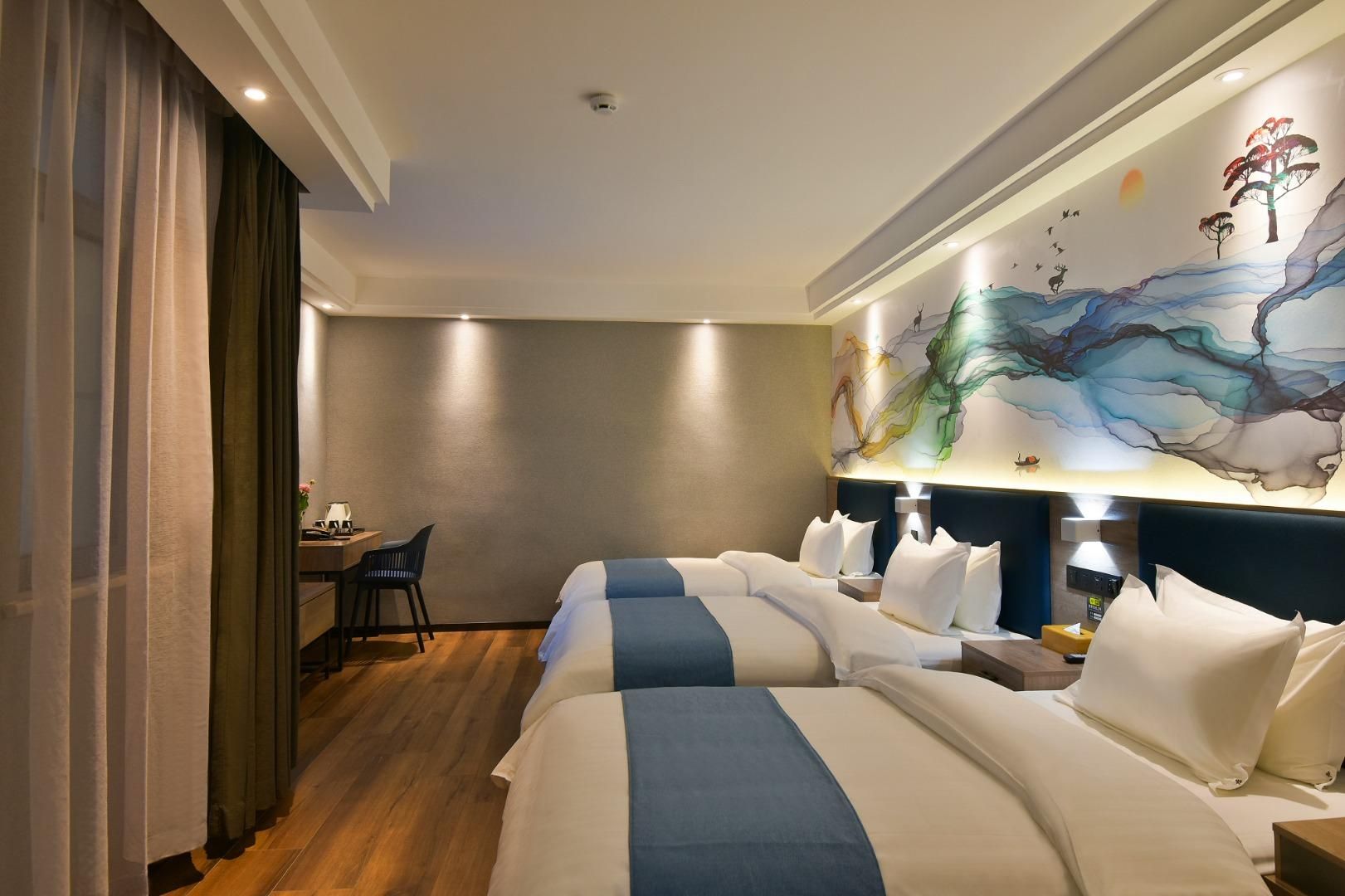 Starway Hotel Qingju Kaifeng Drum Tower Huazhu - Triple Room