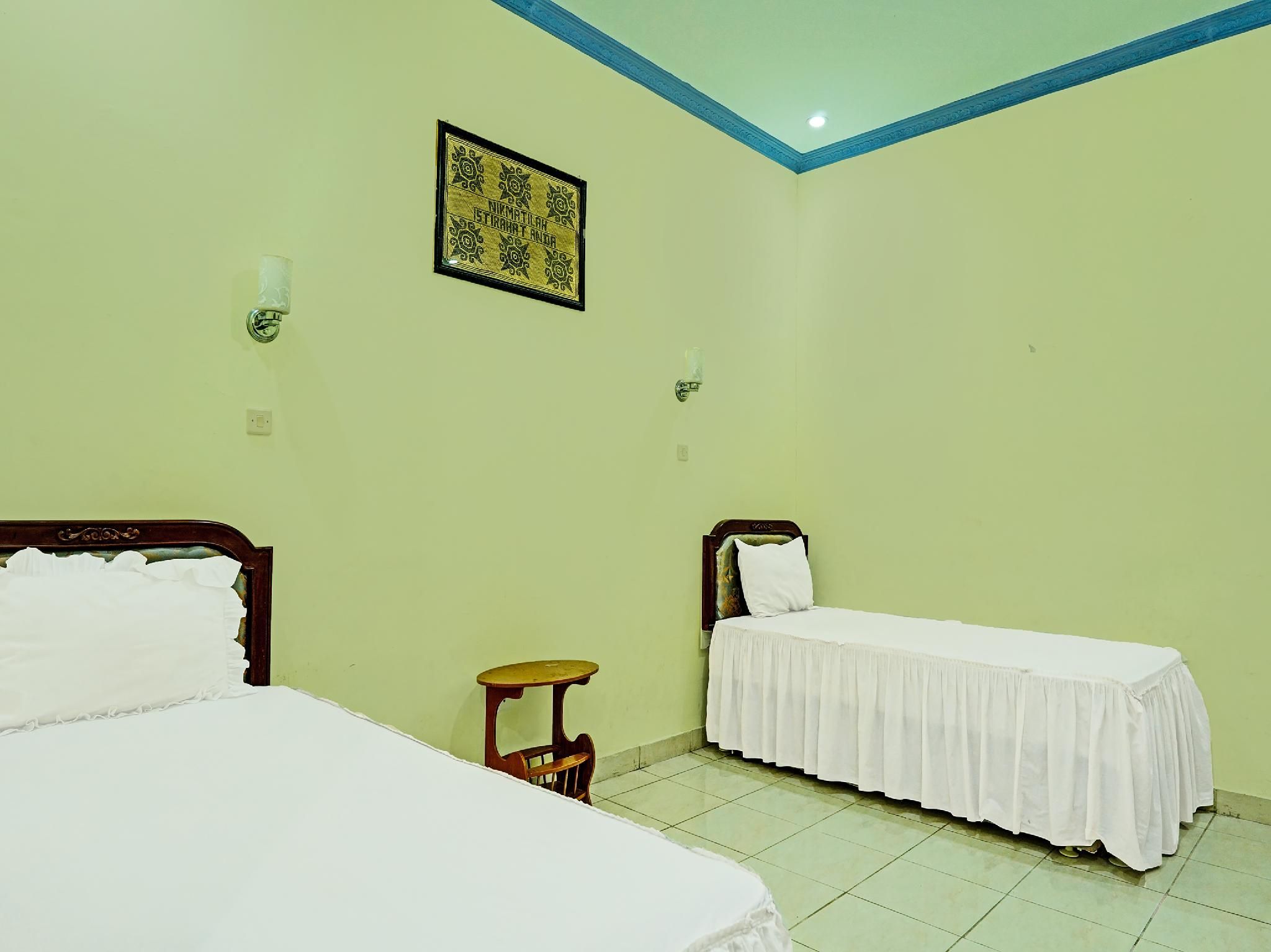 OYO 91973 Green Hotel Near Polsek Sabangau Standard Twin 2