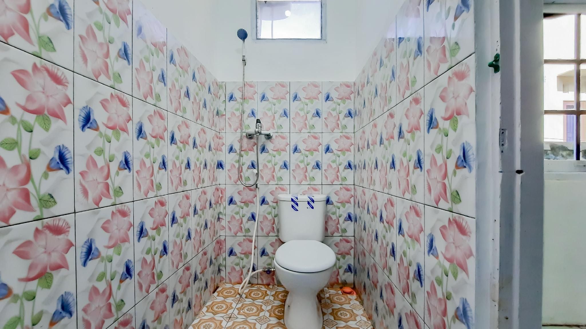 RedDoorz near Universitas Palangkaraya 3 RedDoorz Room 2