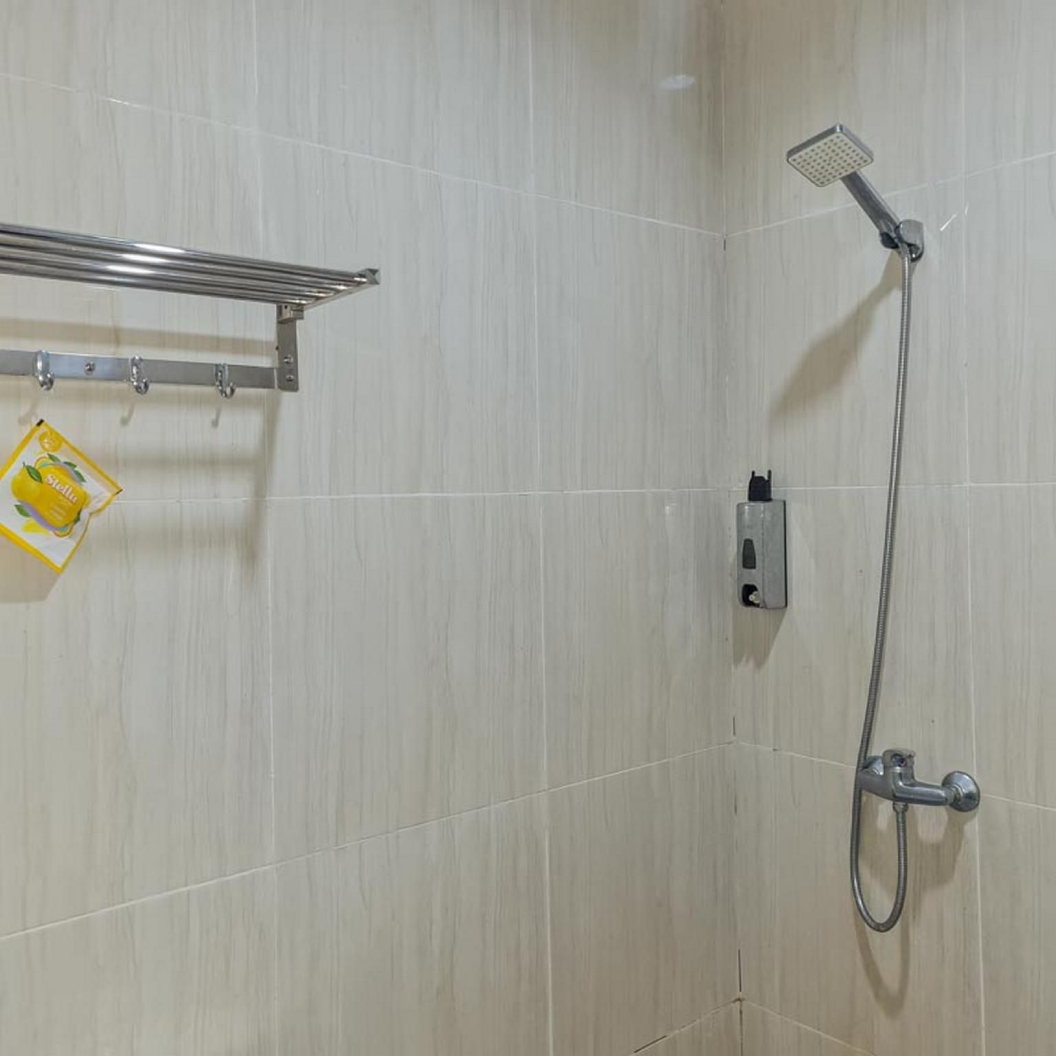 RedDoorz Plus @ Hotel Royal Palangka Raya Suite Room 2