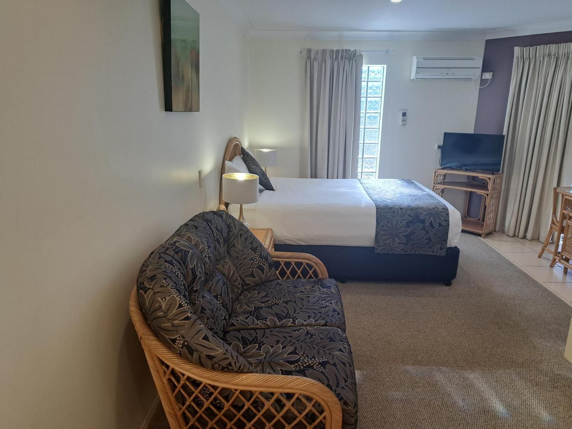 Queen Room with Spa Bath