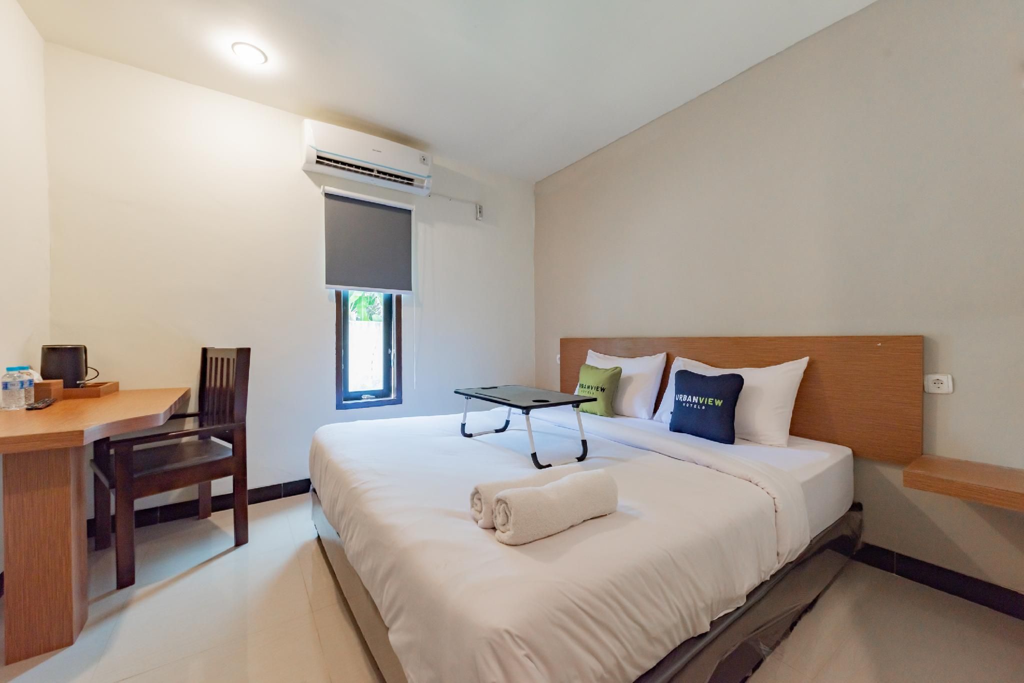 Urbanview Hotel Diamond Malai Permata near Universitas Palangkaraya by RedDoorz Superior Room