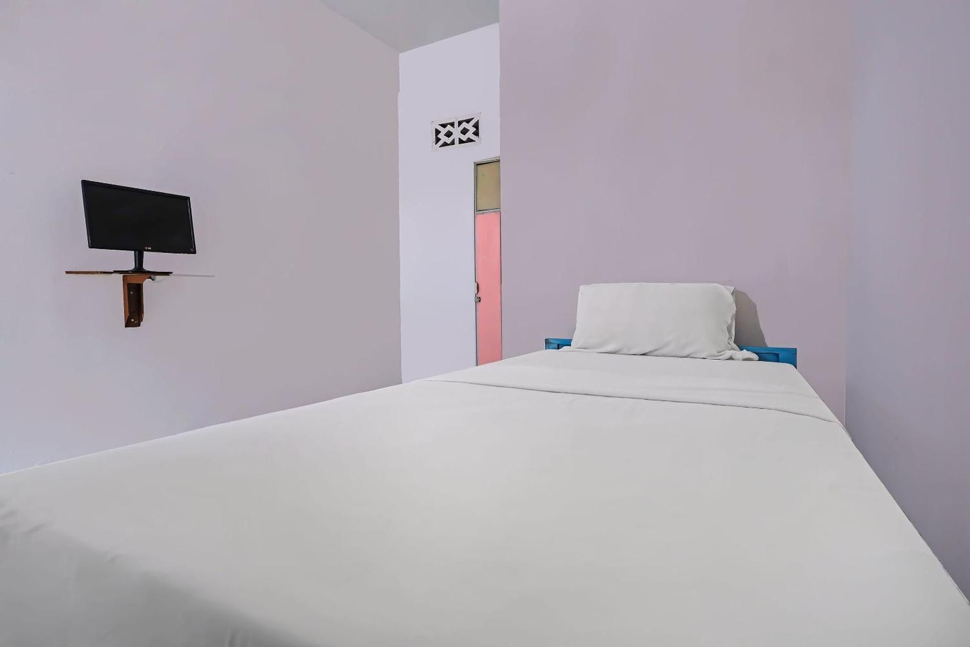 Small Single Room
