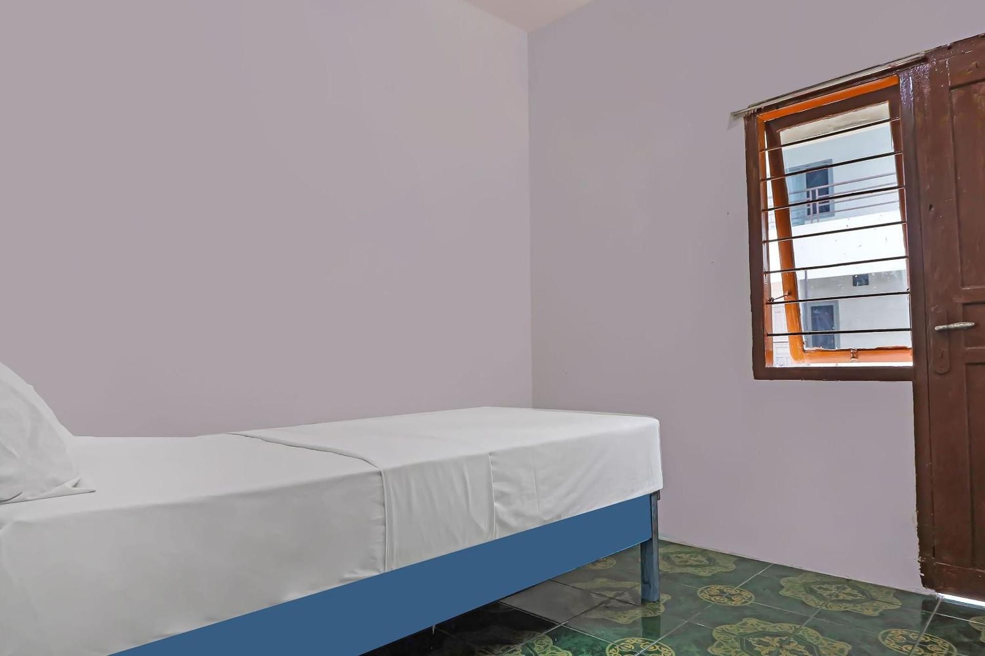 Small Single Room