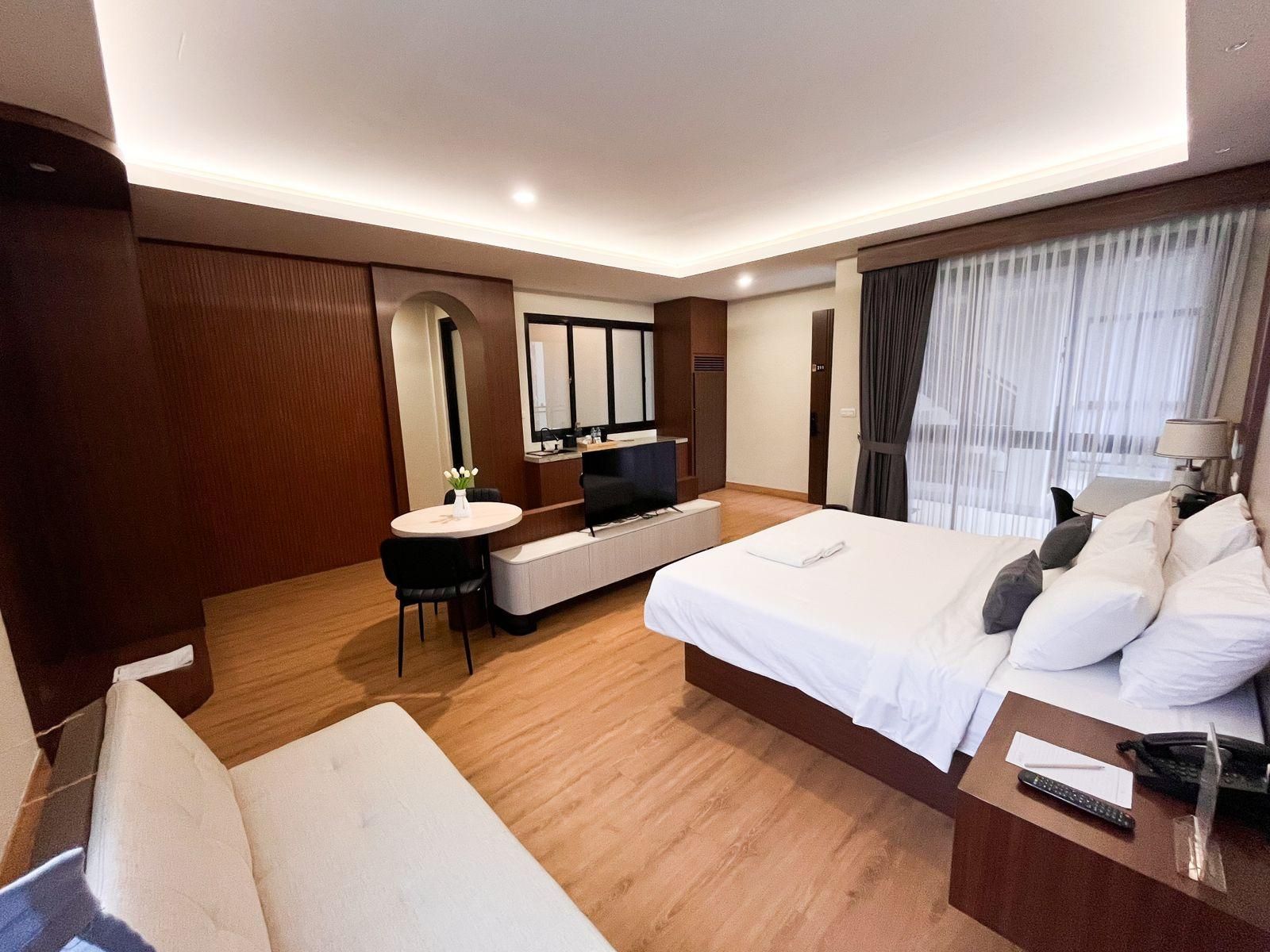 Large Suite