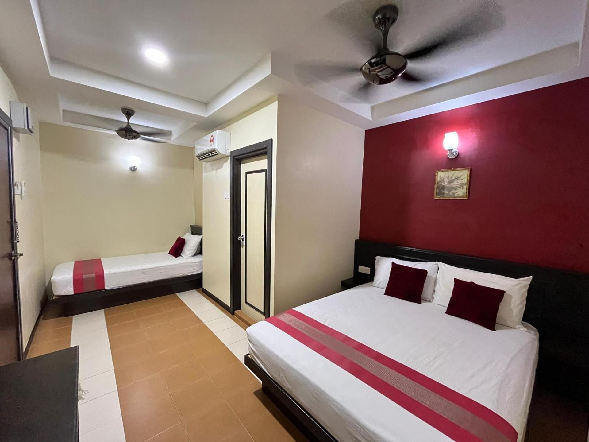 Sera Sentosa Inn Deluxe Triple