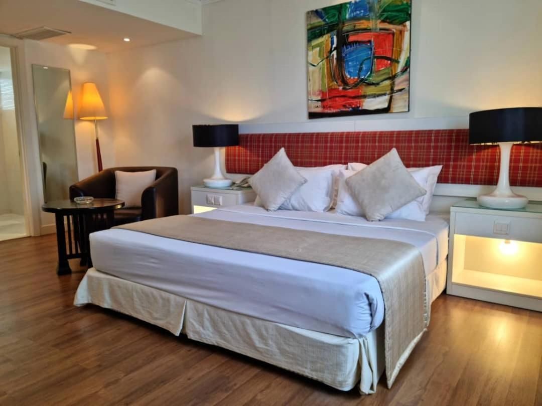 The Jerai Hotel Alor Setar Deluxe King 2