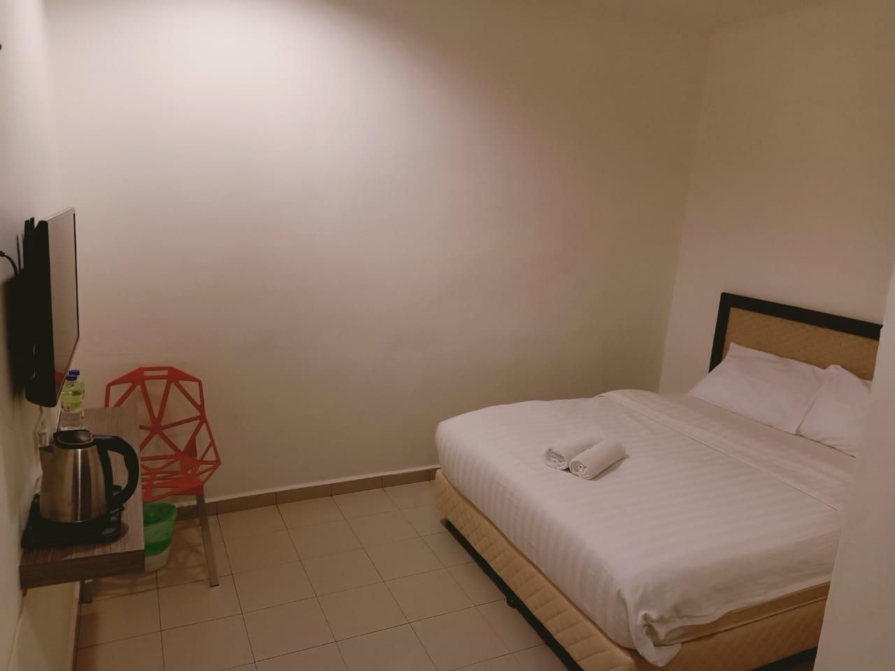 Standard Queen Without Window