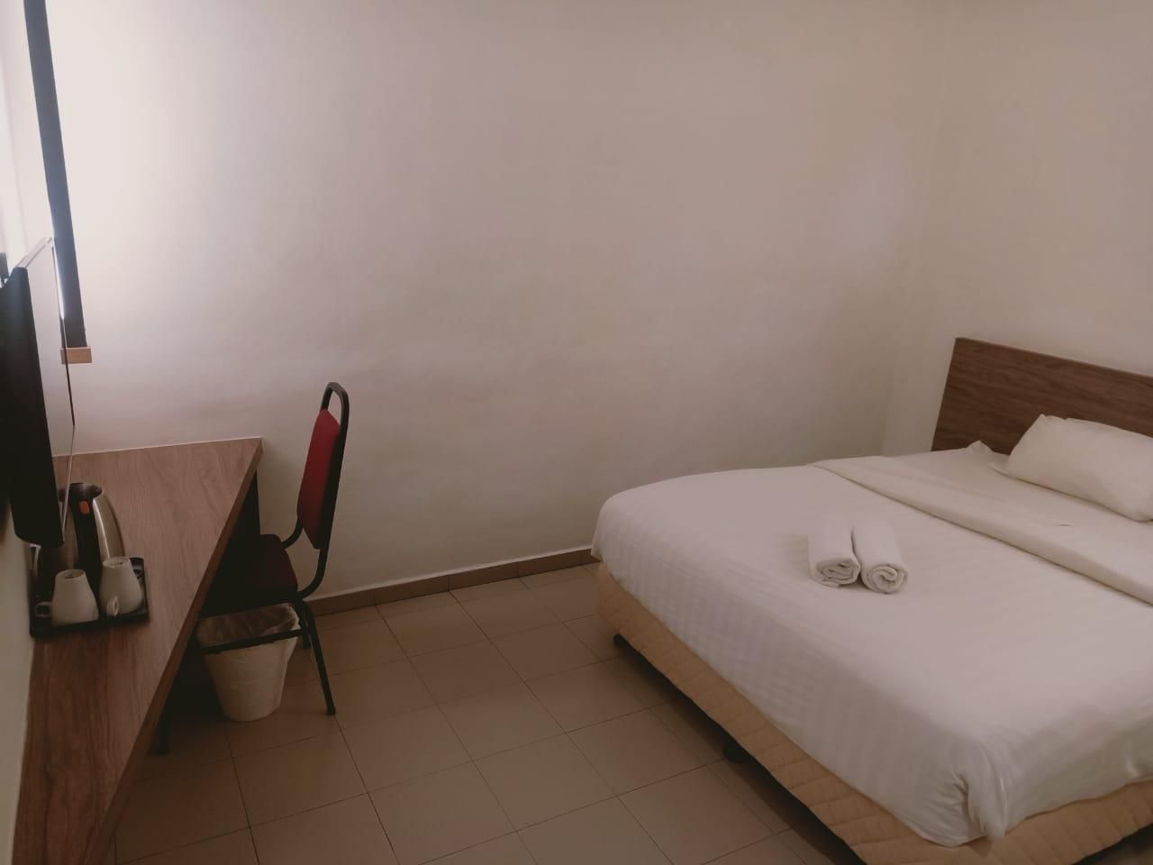 Standard Queen Without Window