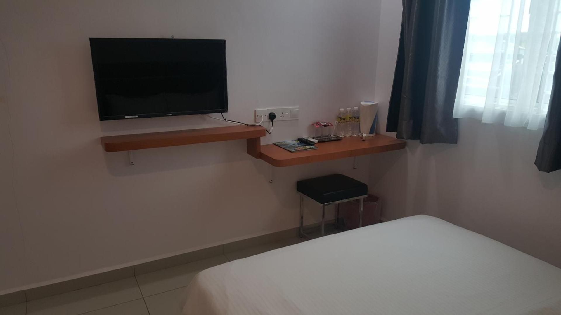 Dota Hotel Family Room with Window  3