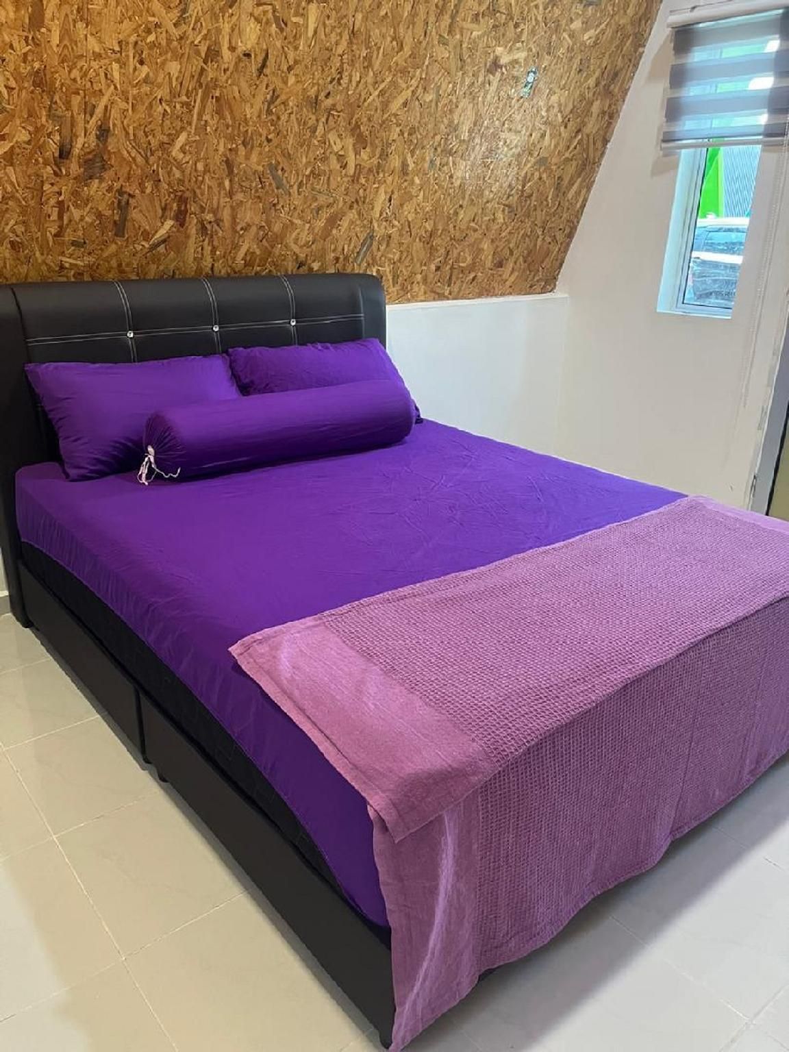 Habibi Chalet Queen Bedroom with Window 3